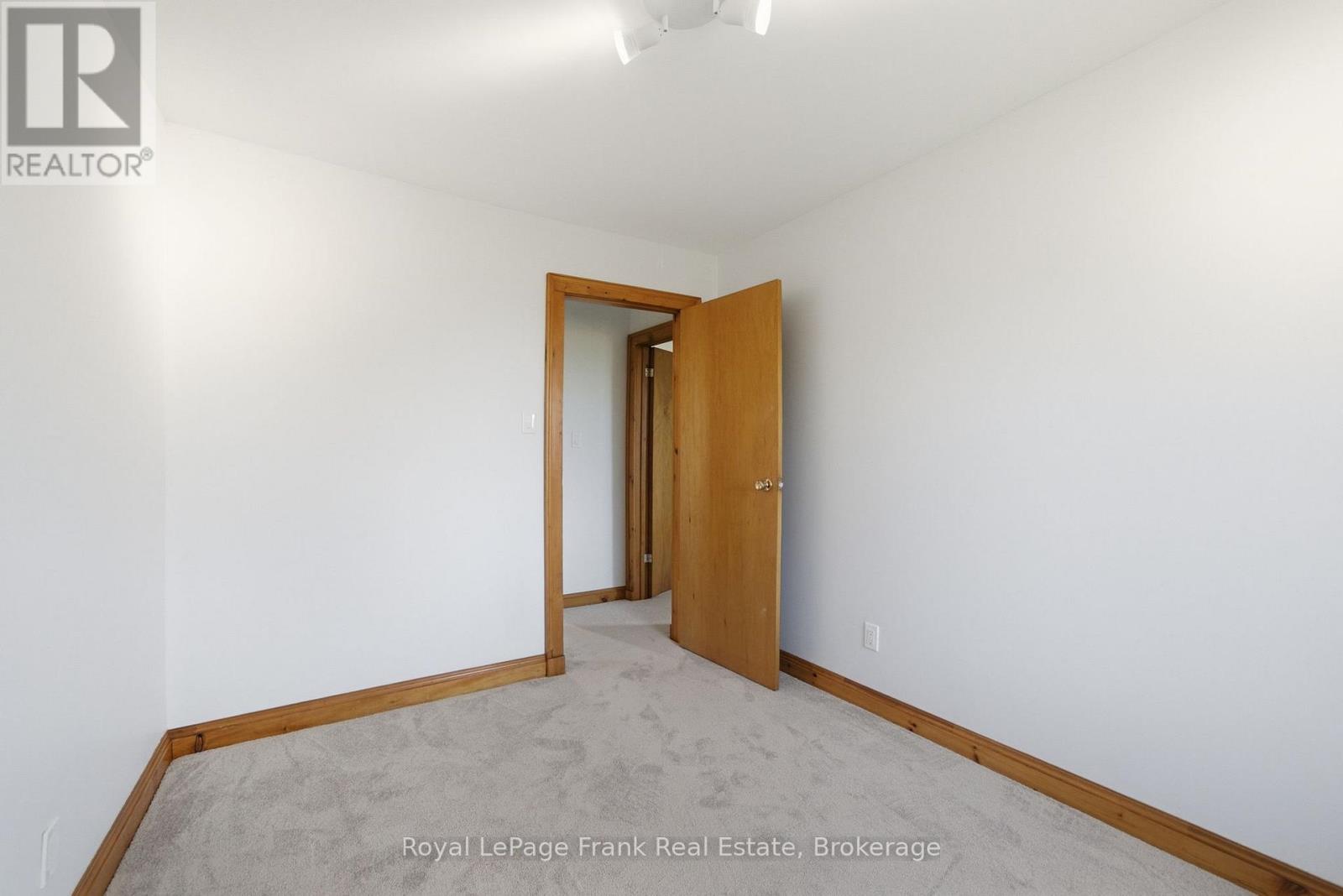 220 LINDEN VALLEY ROAD - 21
