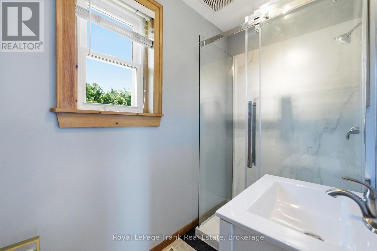 220 LINDEN VALLEY ROAD - 25