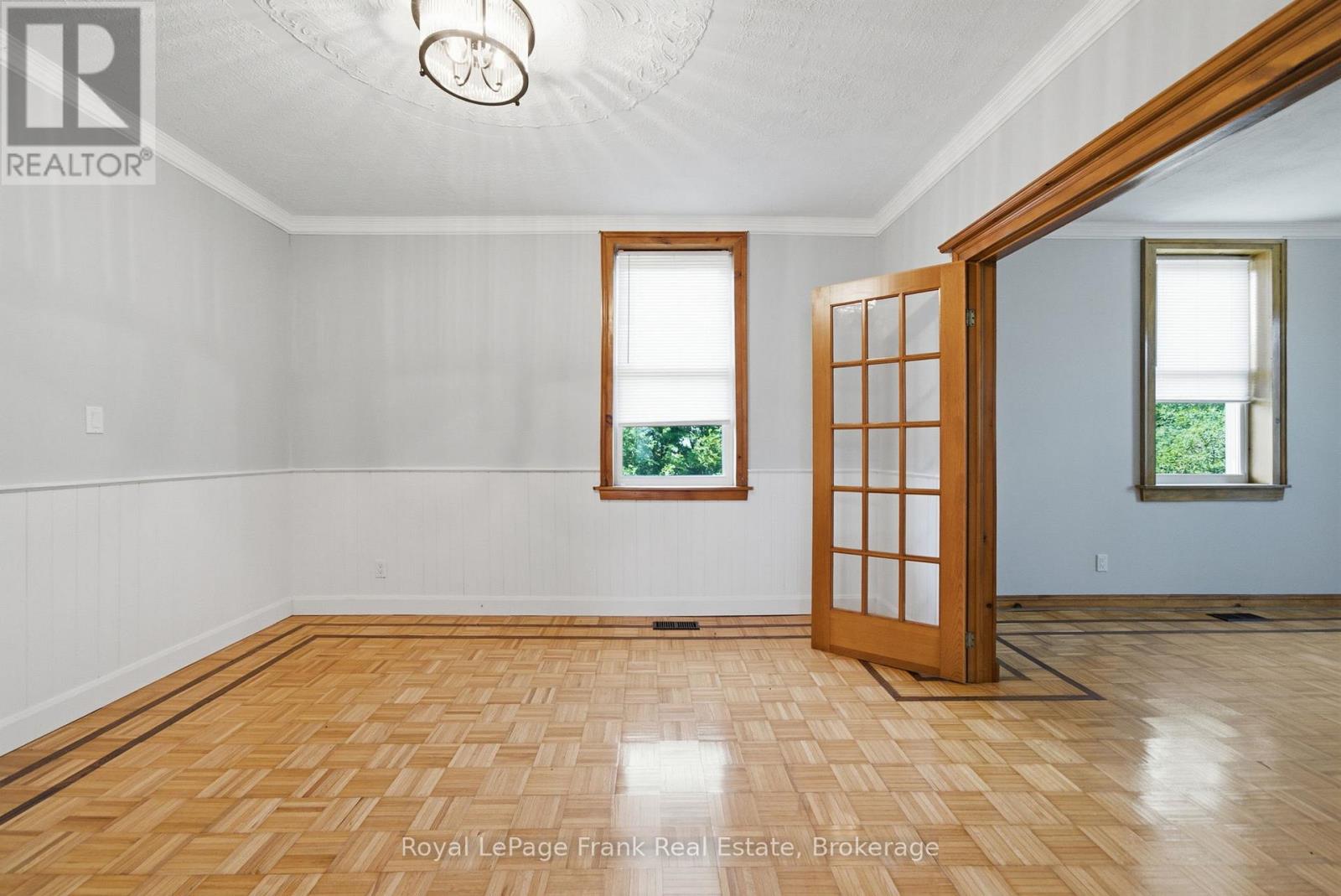 220 LINDEN VALLEY ROAD - 8