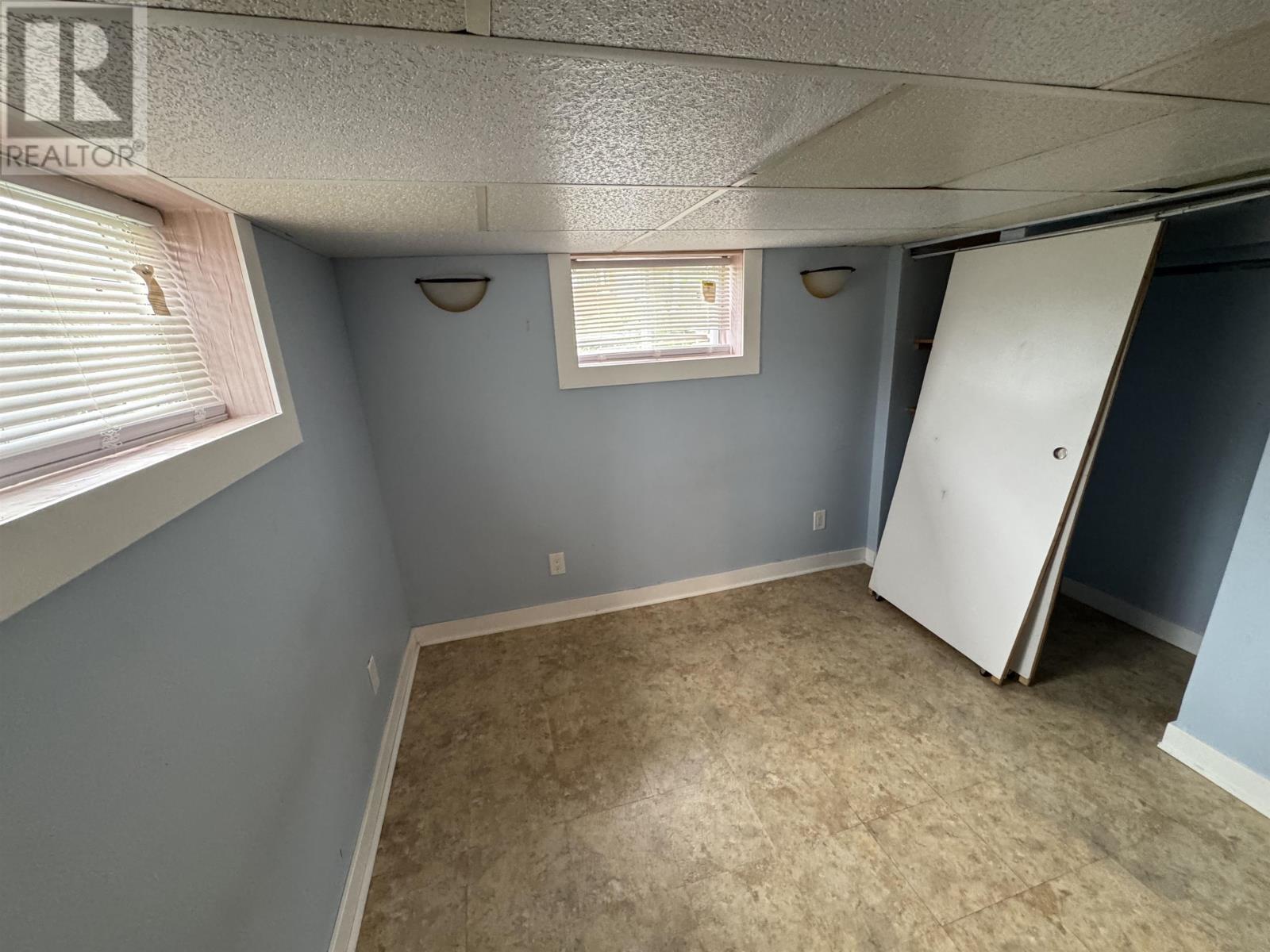 474 Mary St. E. - 30