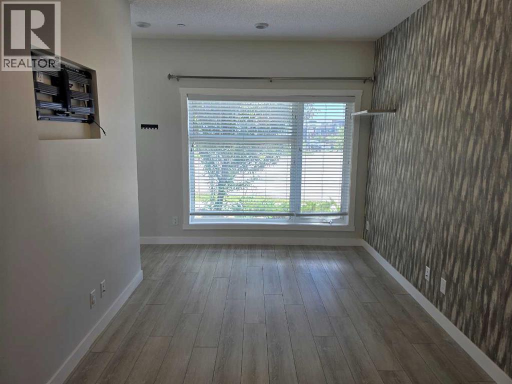 107 Lucas Boulevard NW - 7