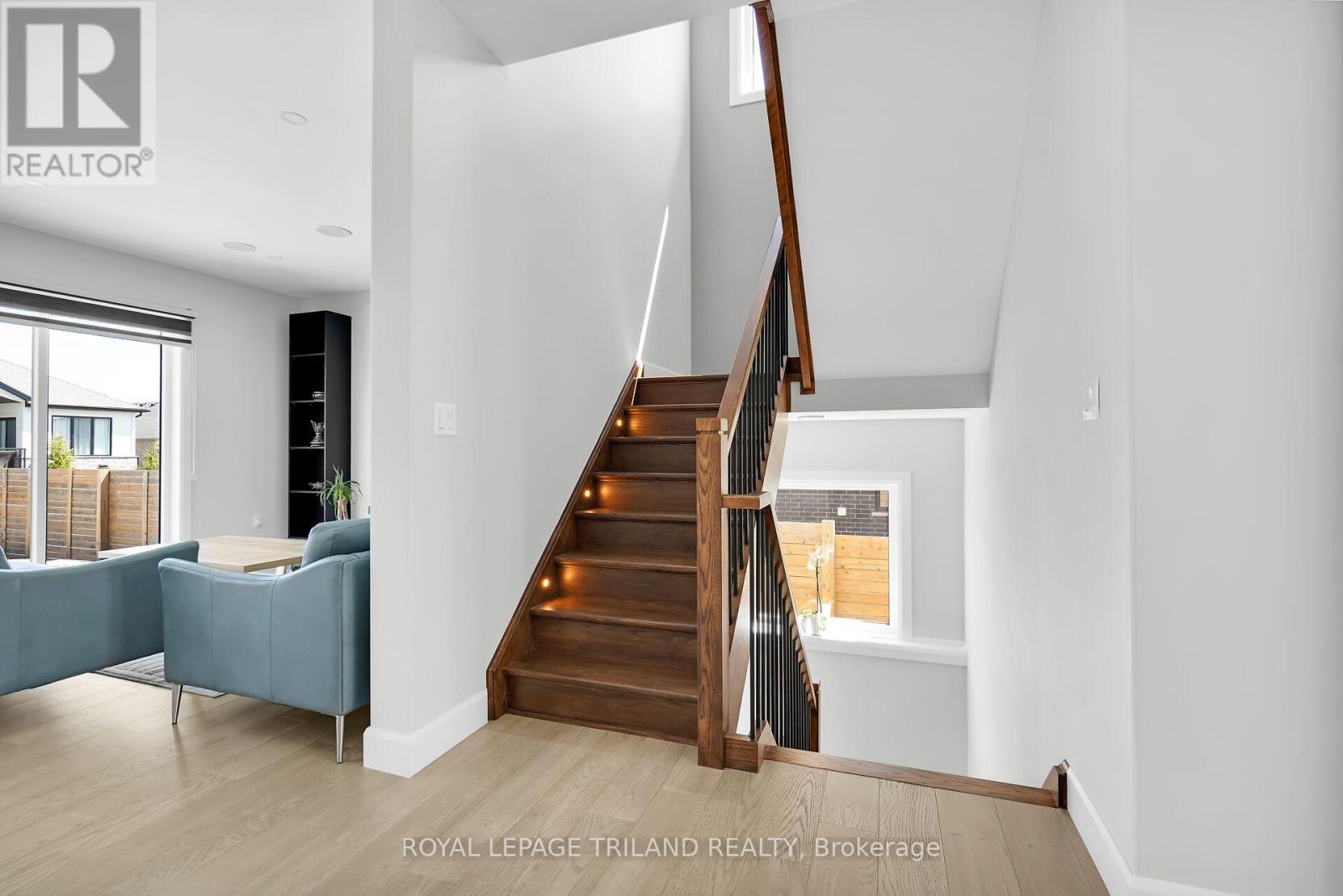 62 CRESTVIEW DRIVE - 19