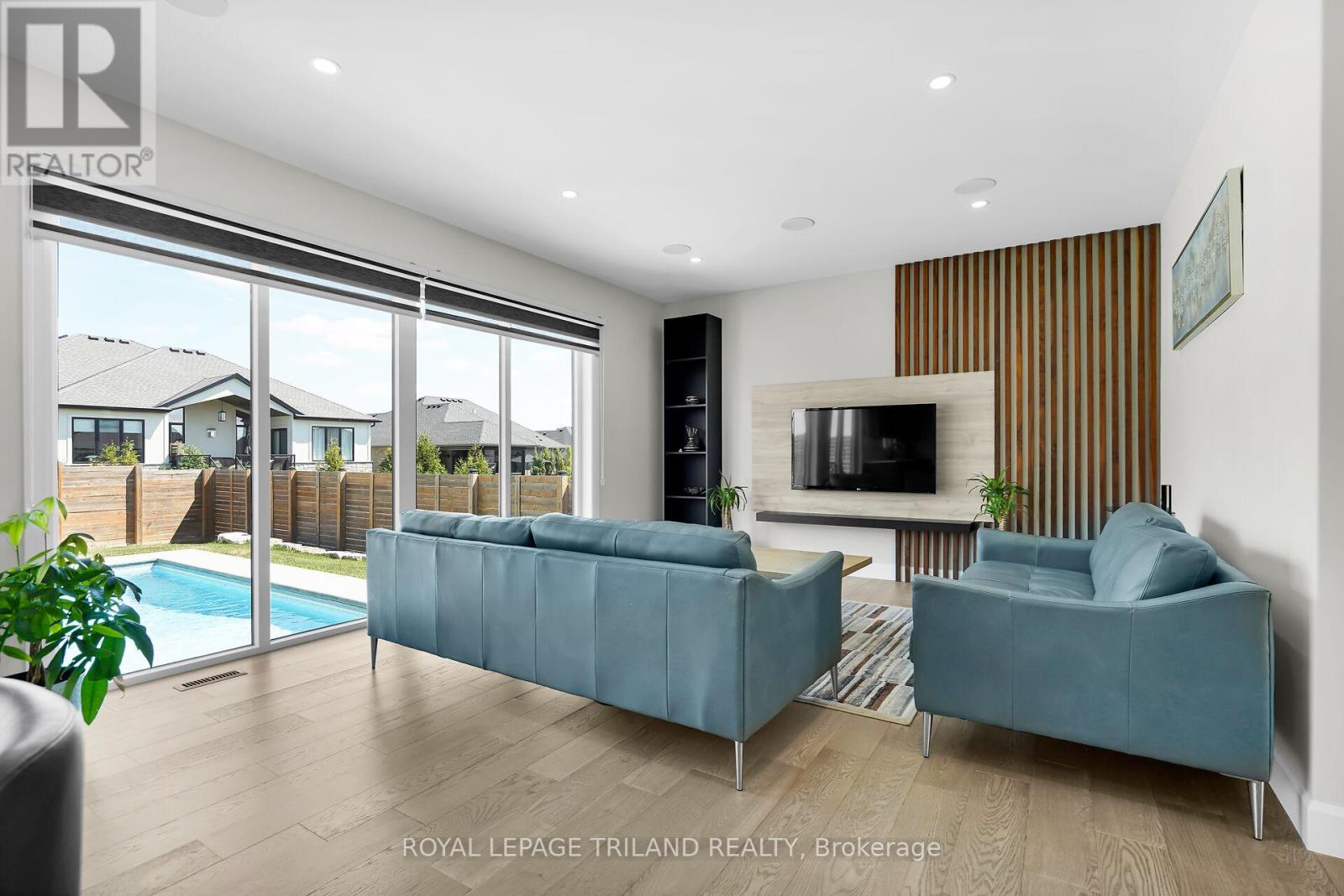 62 CRESTVIEW DRIVE - 6