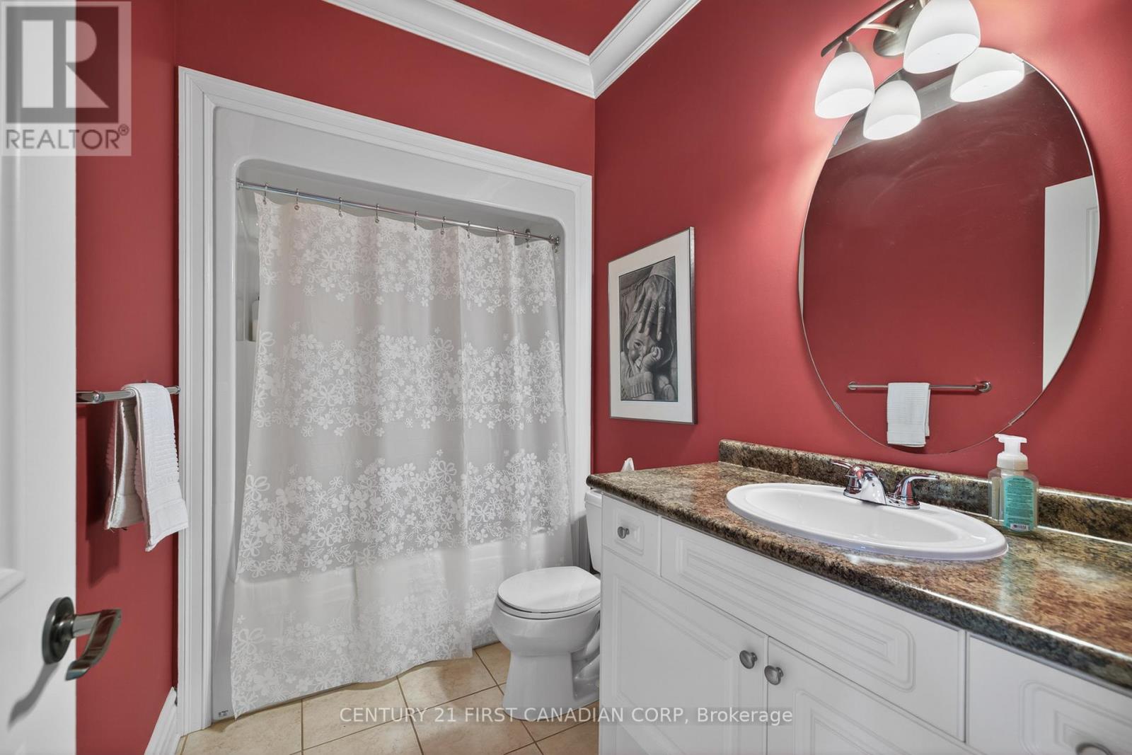 #9 181 SKYLINE AVENUE - 20