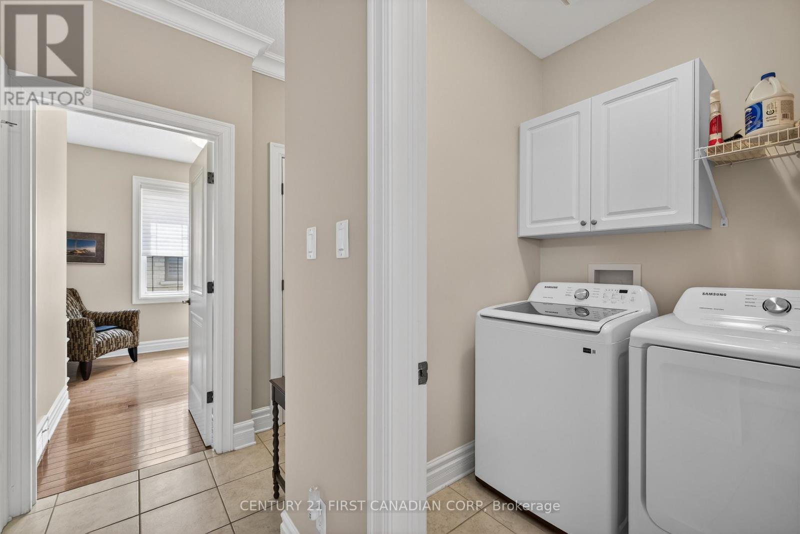 #9 181 SKYLINE AVENUE - 21