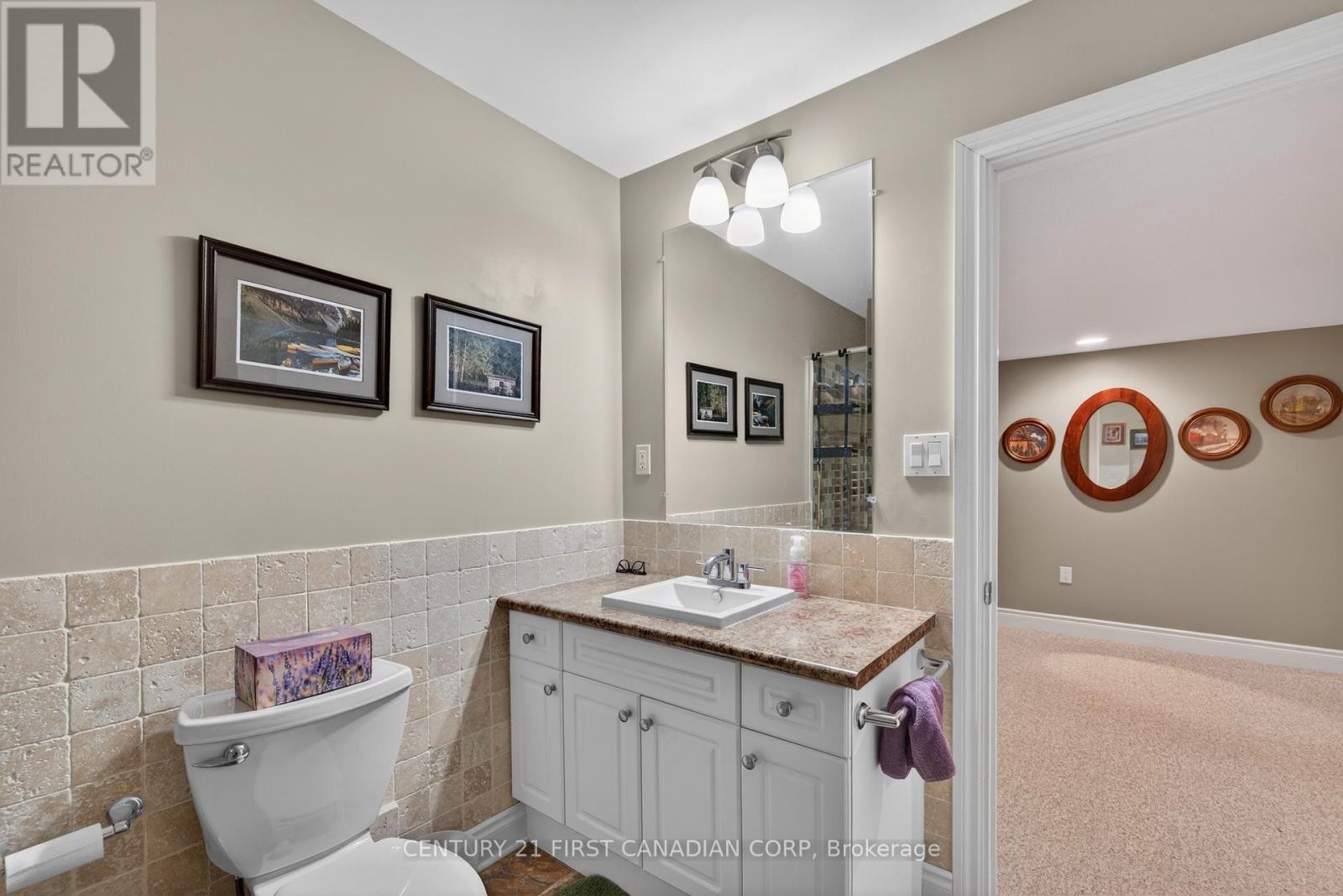#9 181 SKYLINE AVENUE - 26