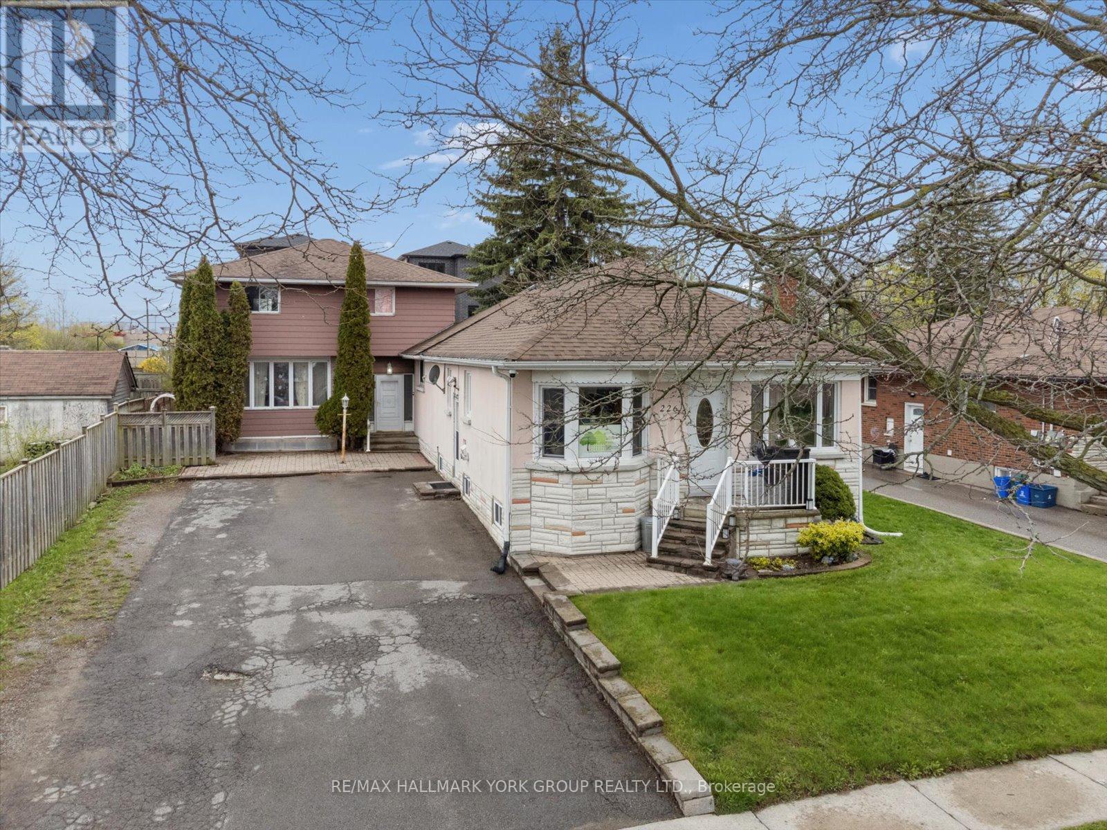 226 CROMWELL AVENUE - 12