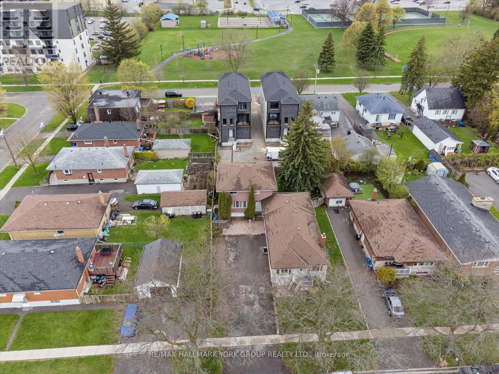 226 CROMWELL AVENUE - 18