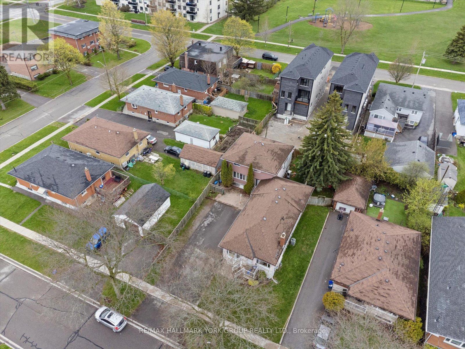 226 CROMWELL AVENUE - 23