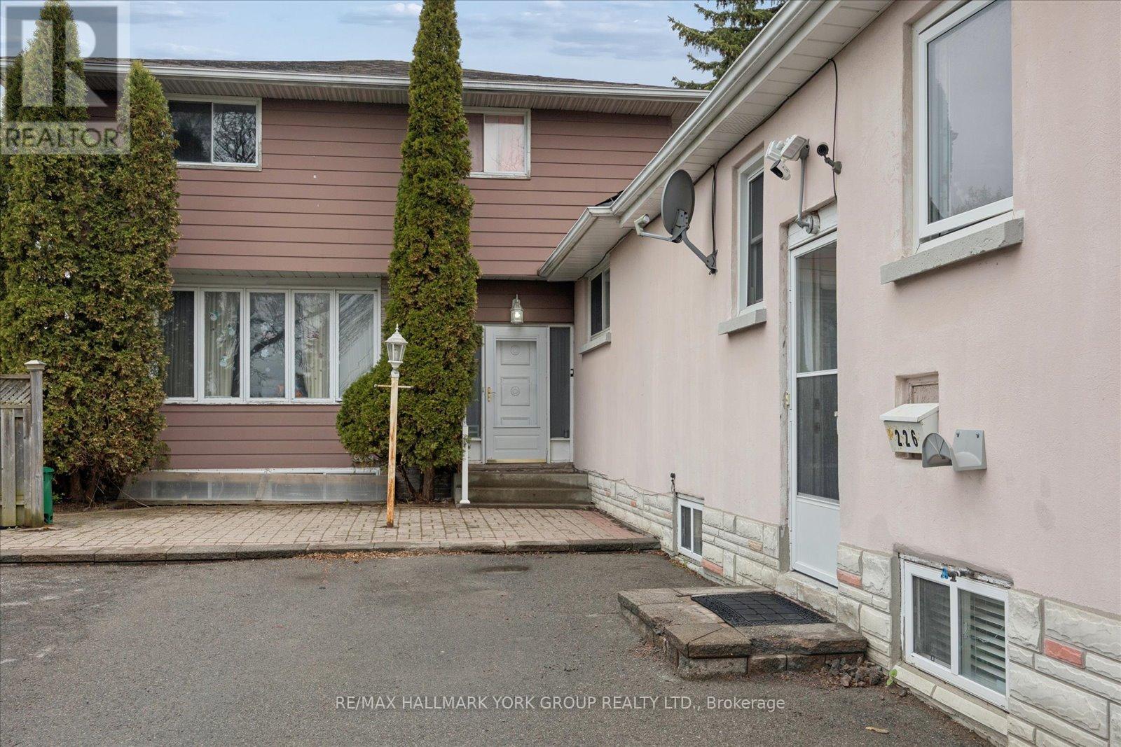 226 CROMWELL AVENUE - 3
