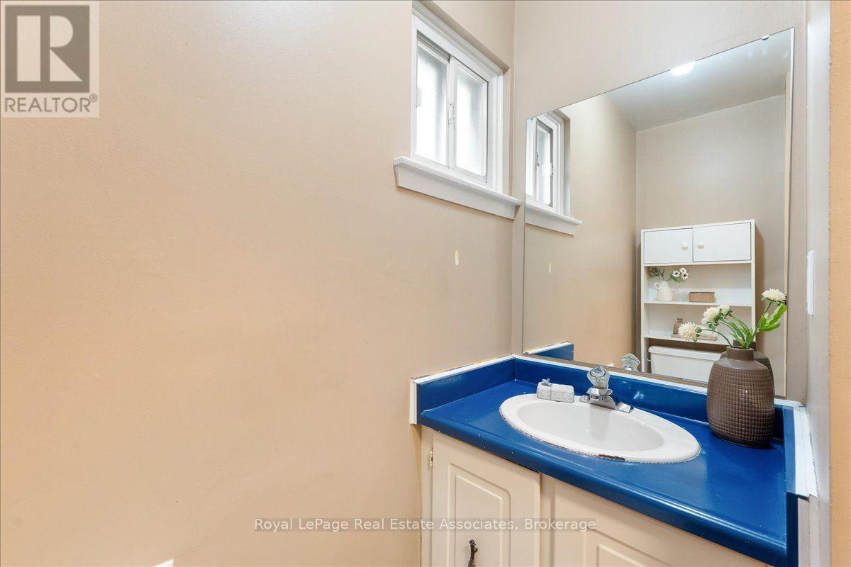 19 HARRISON COURT - 19