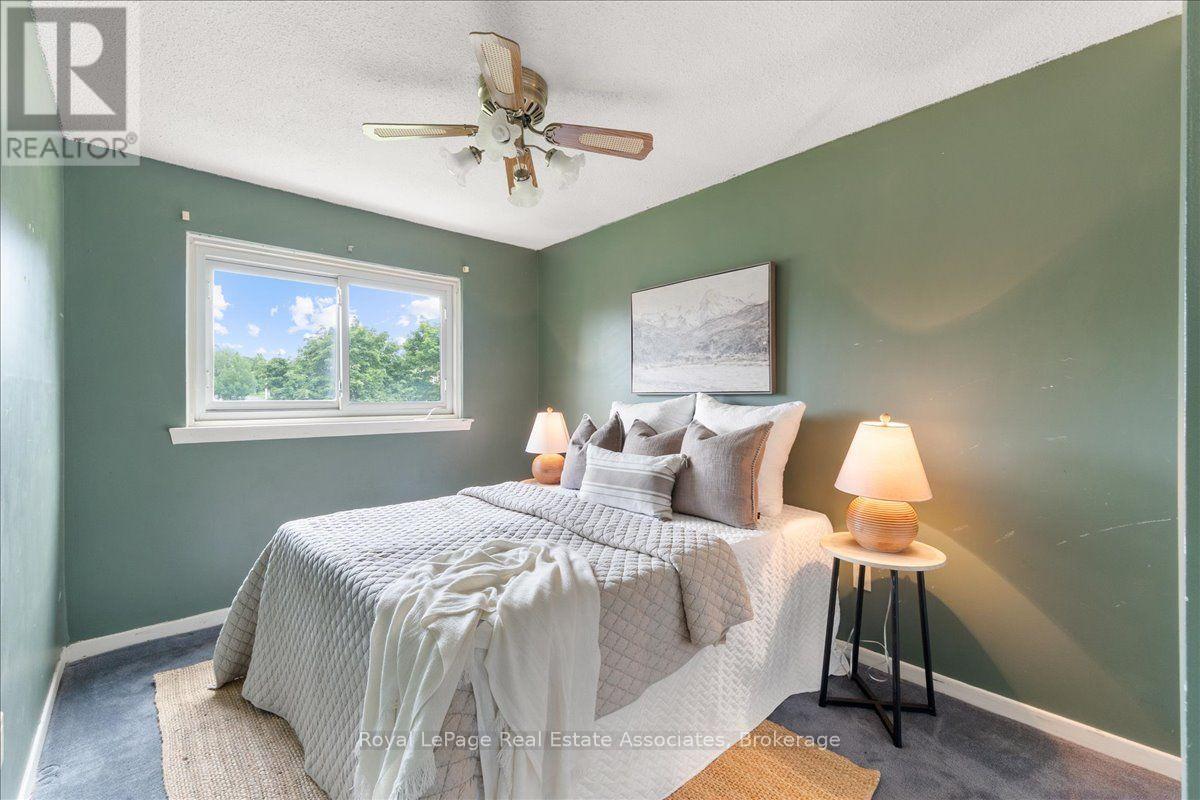 19 HARRISON COURT - 27