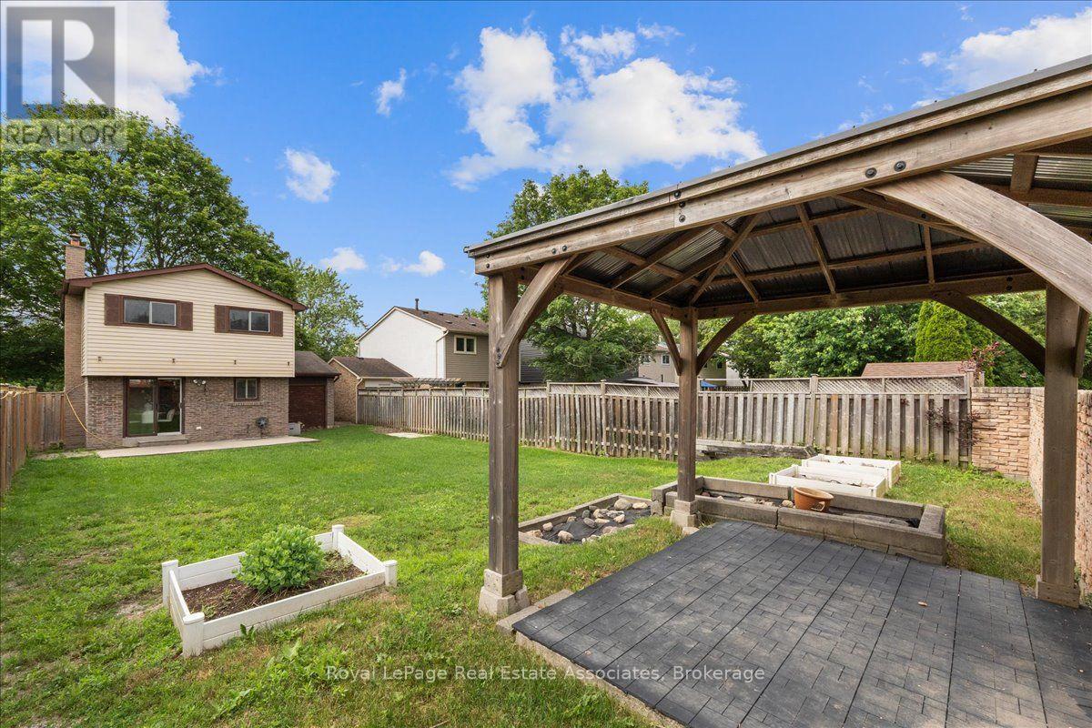 19 HARRISON COURT - 37