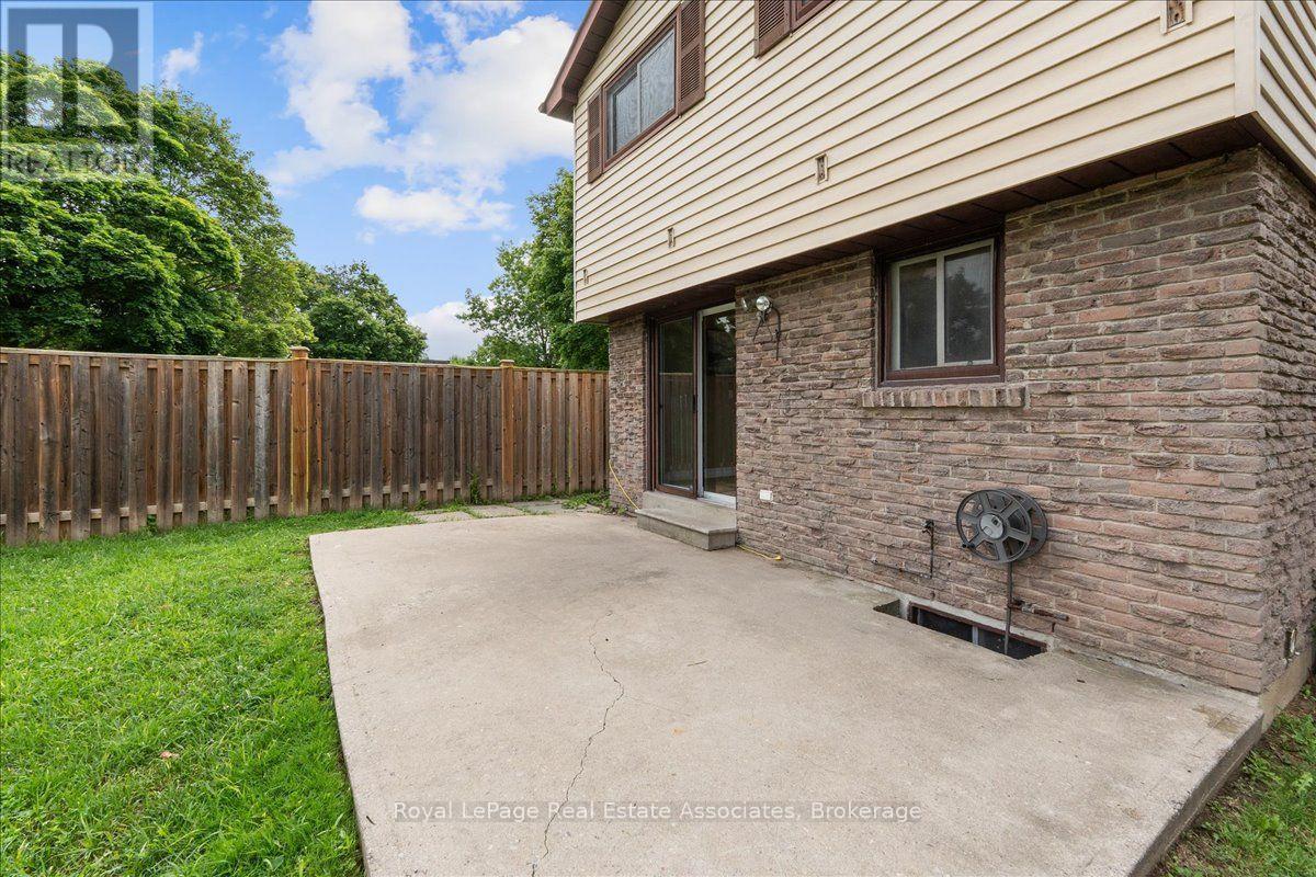 19 HARRISON COURT - 38
