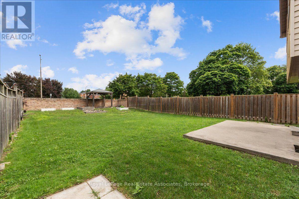 19 HARRISON COURT - 45