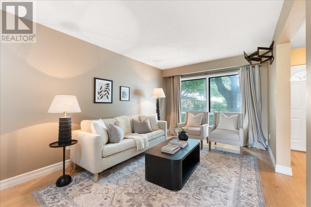 19 HARRISON COURT - 6