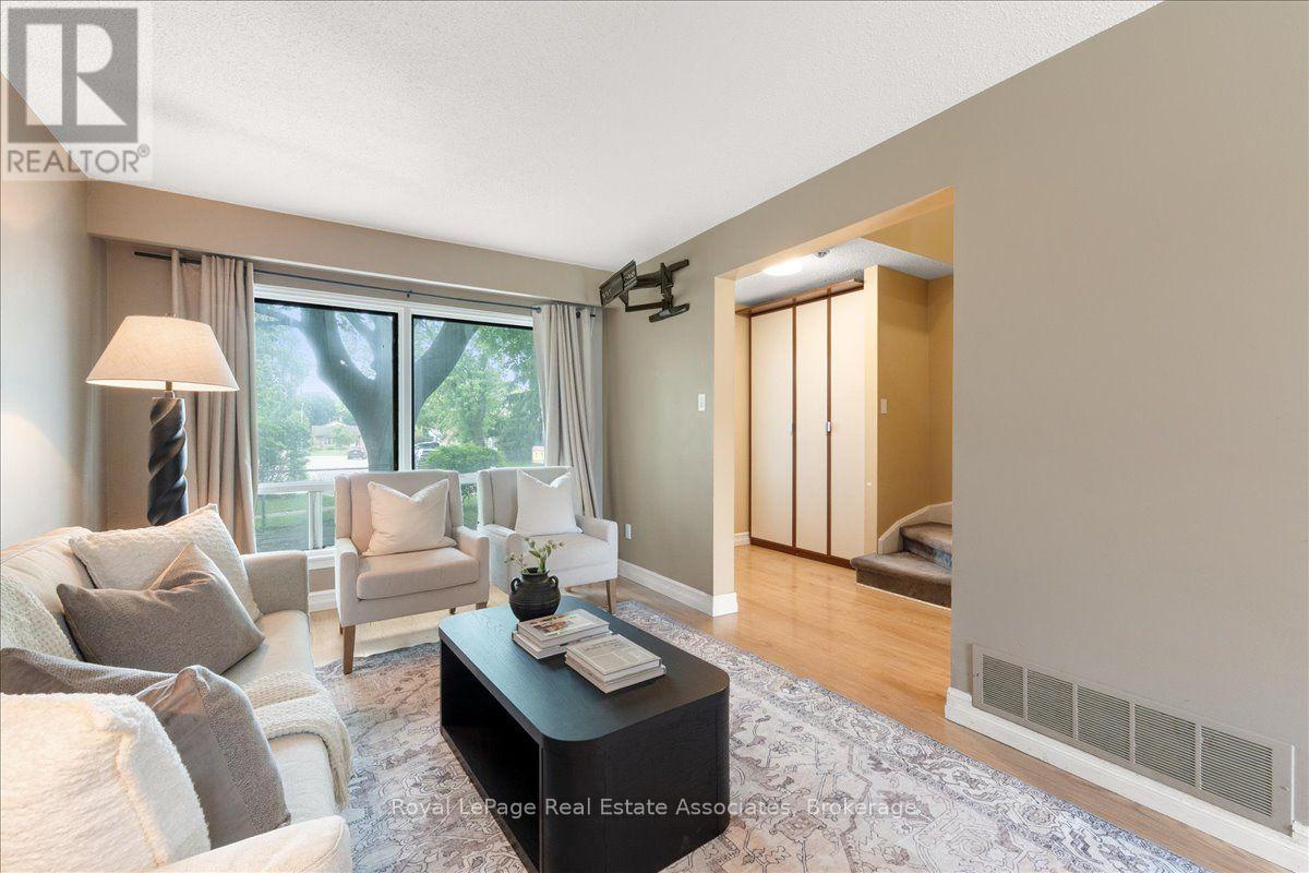 19 HARRISON COURT - 8