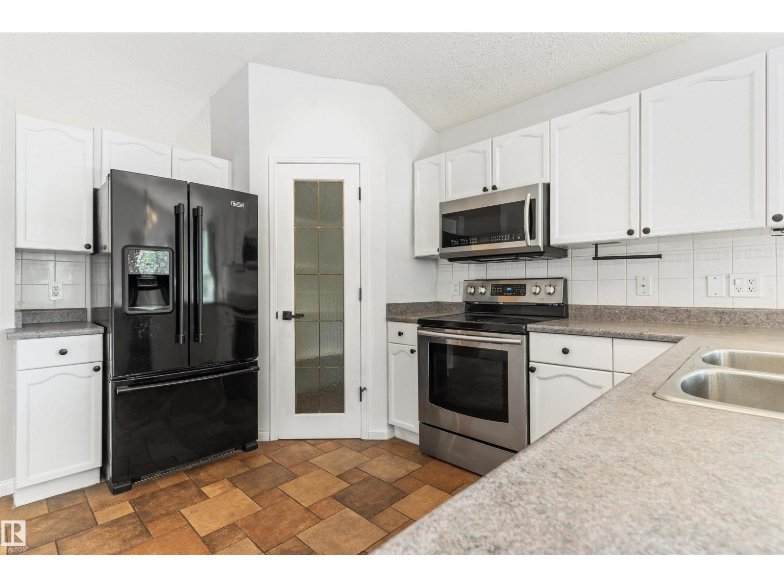 421 BLACKBURN DR E SW - 10