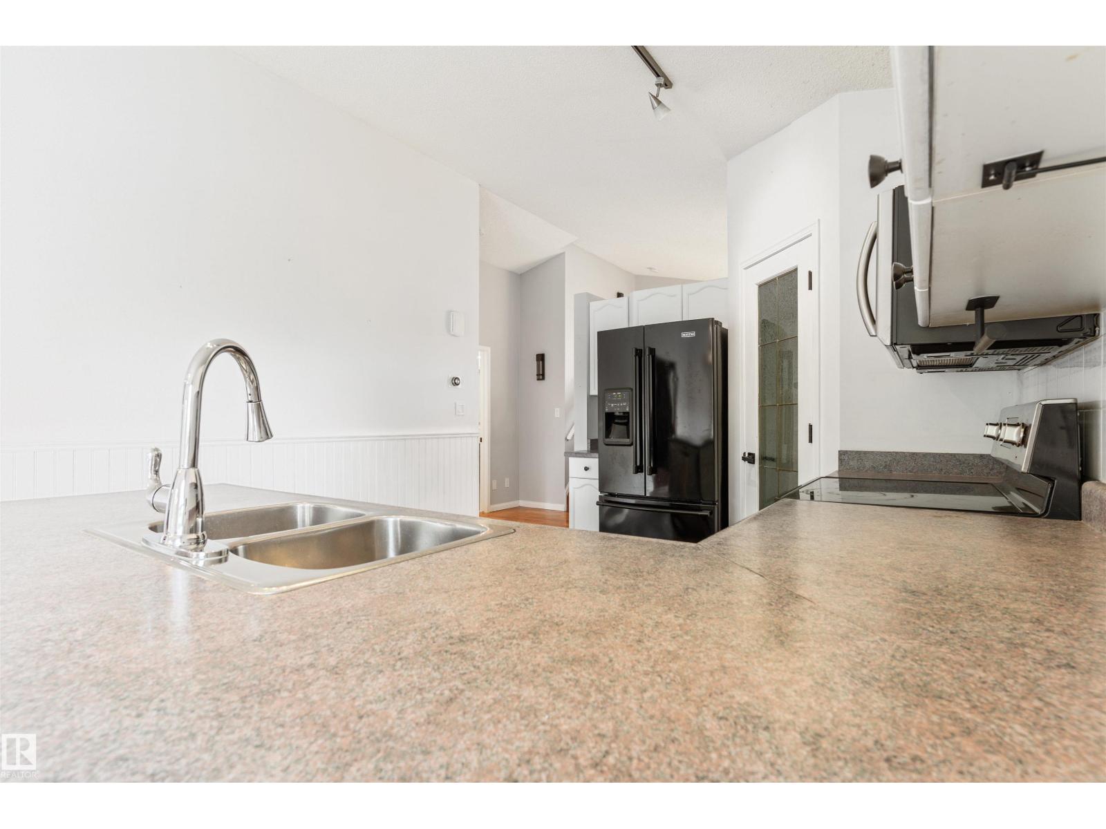 421 BLACKBURN DR E SW - 11