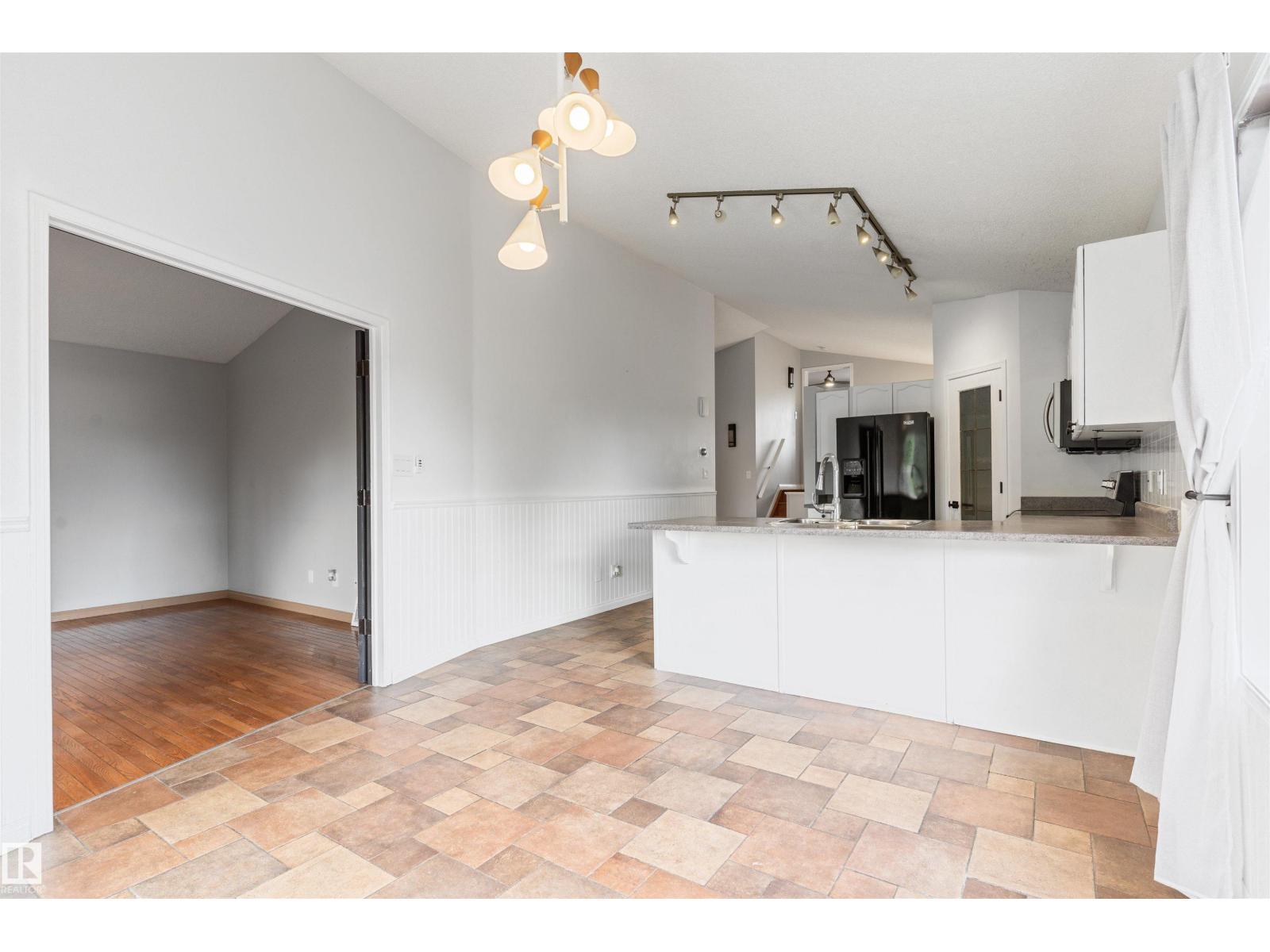 421 BLACKBURN DR E SW - 15