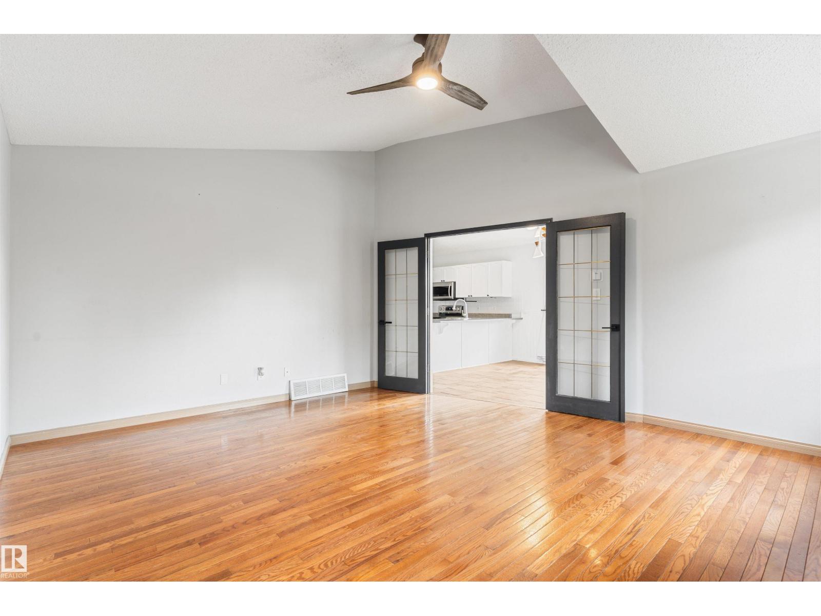 421 BLACKBURN DR E SW - 18