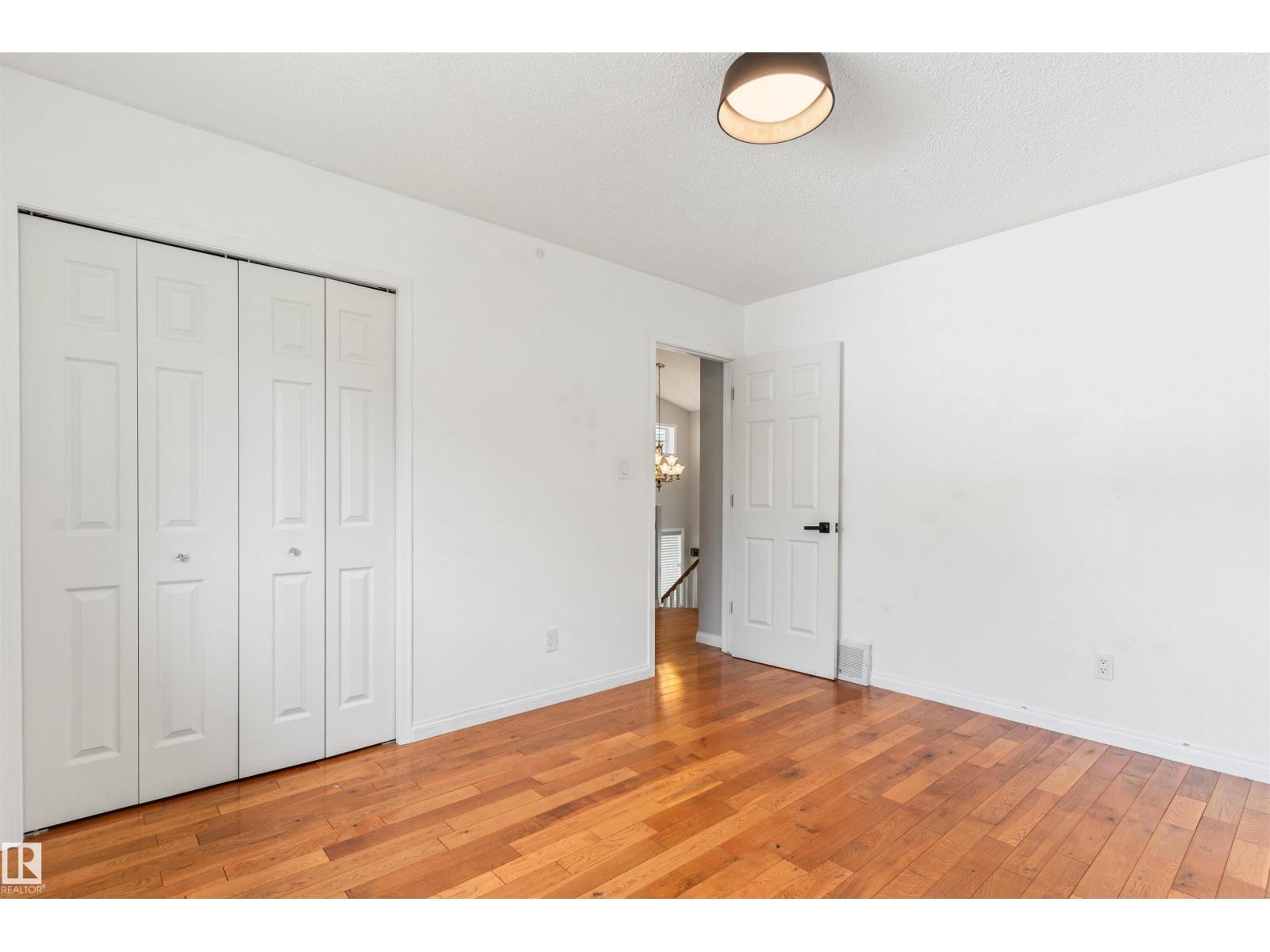 421 BLACKBURN DR E SW - 21