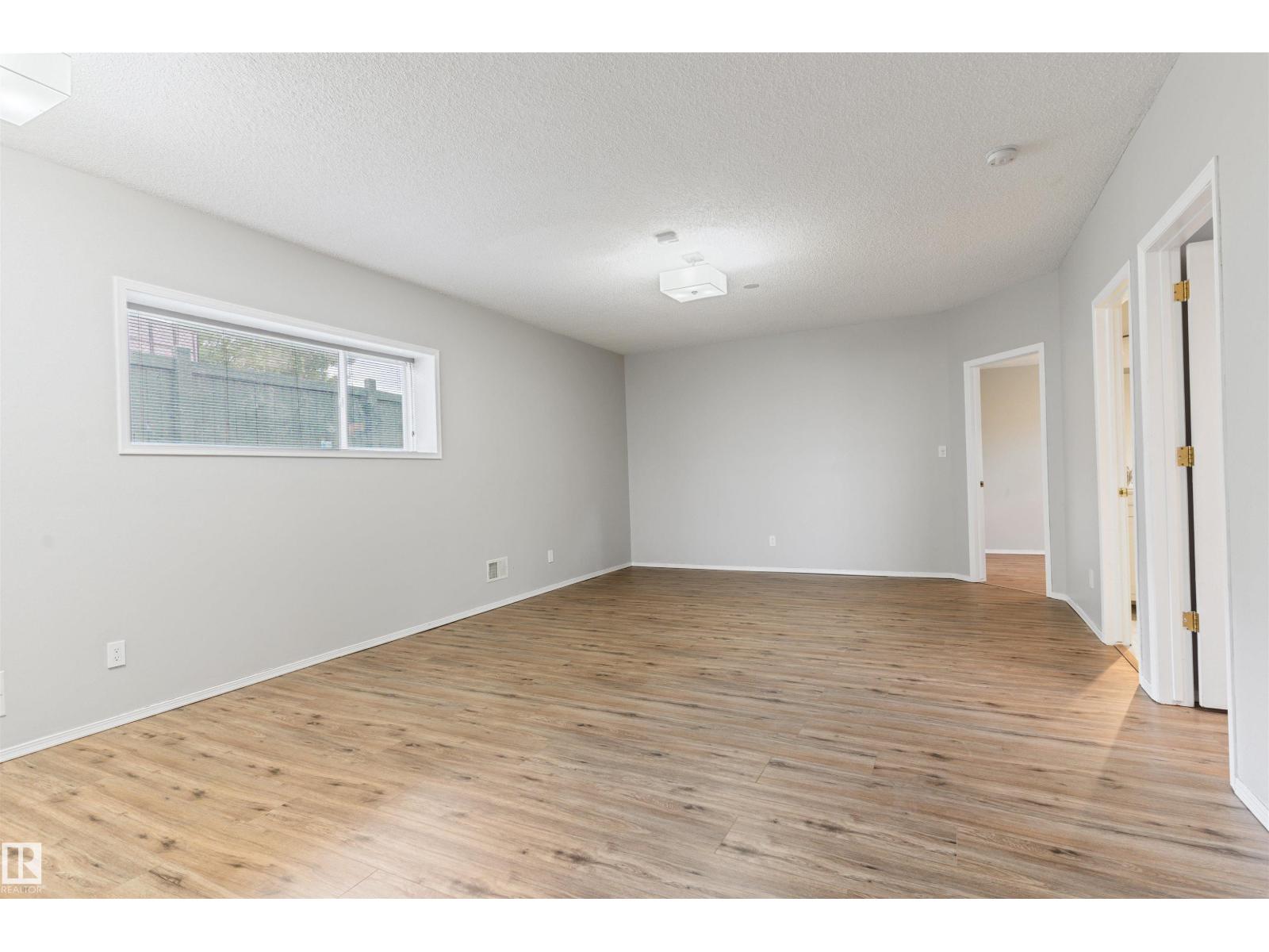 421 BLACKBURN DR E SW - 30