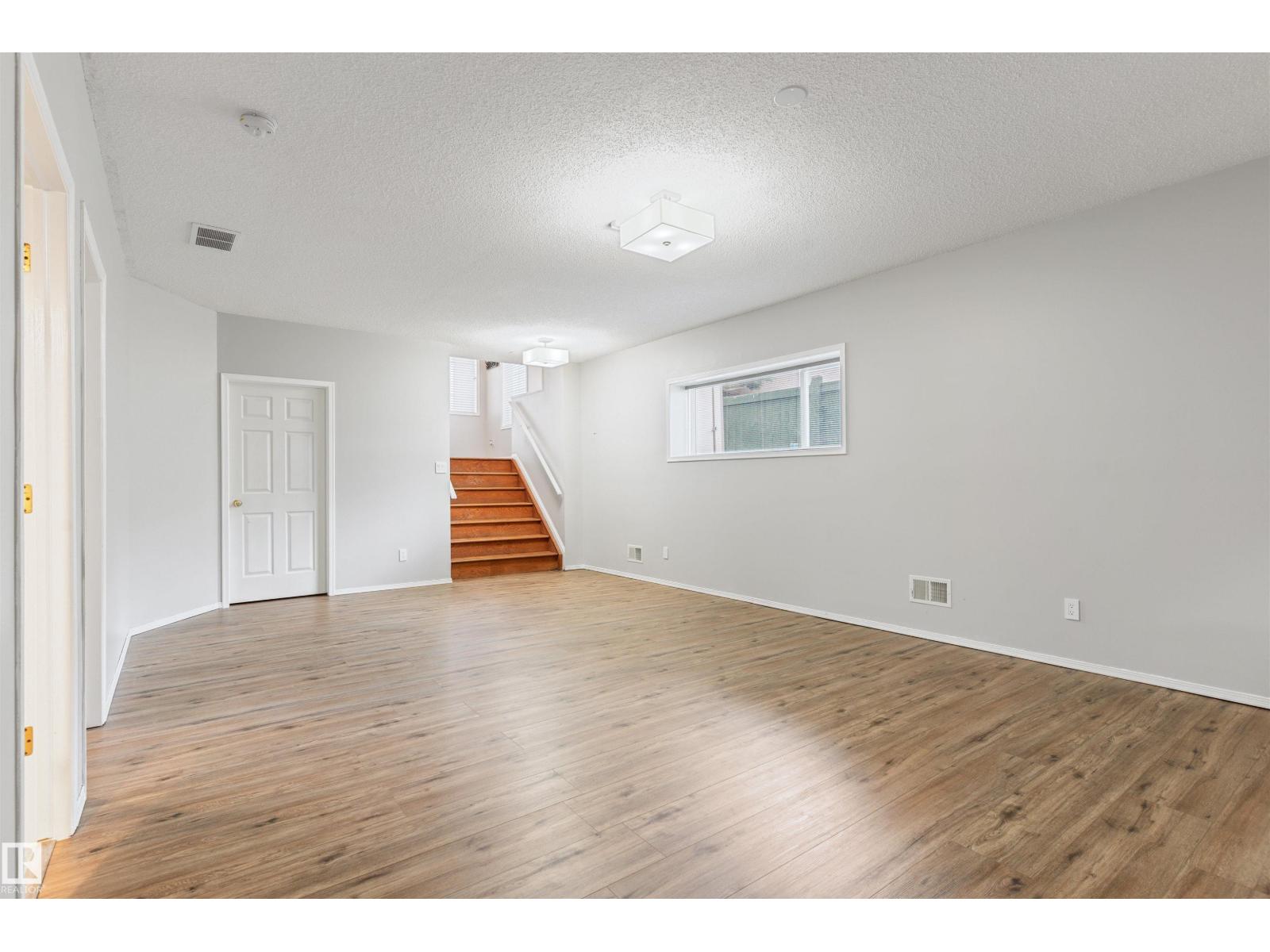 421 BLACKBURN DR E SW - 31