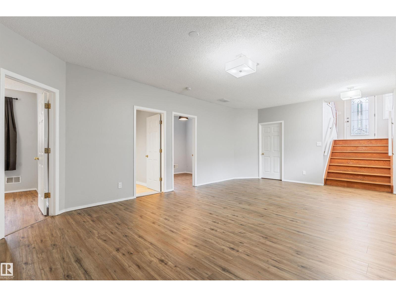 421 BLACKBURN DR E SW - 32