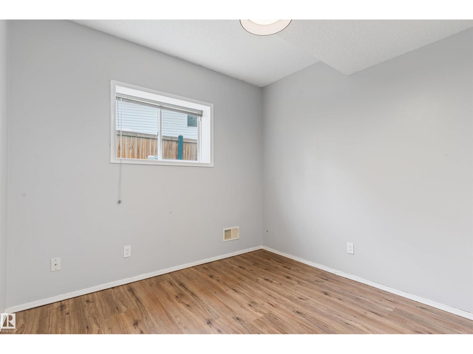 421 BLACKBURN DR E SW - 36