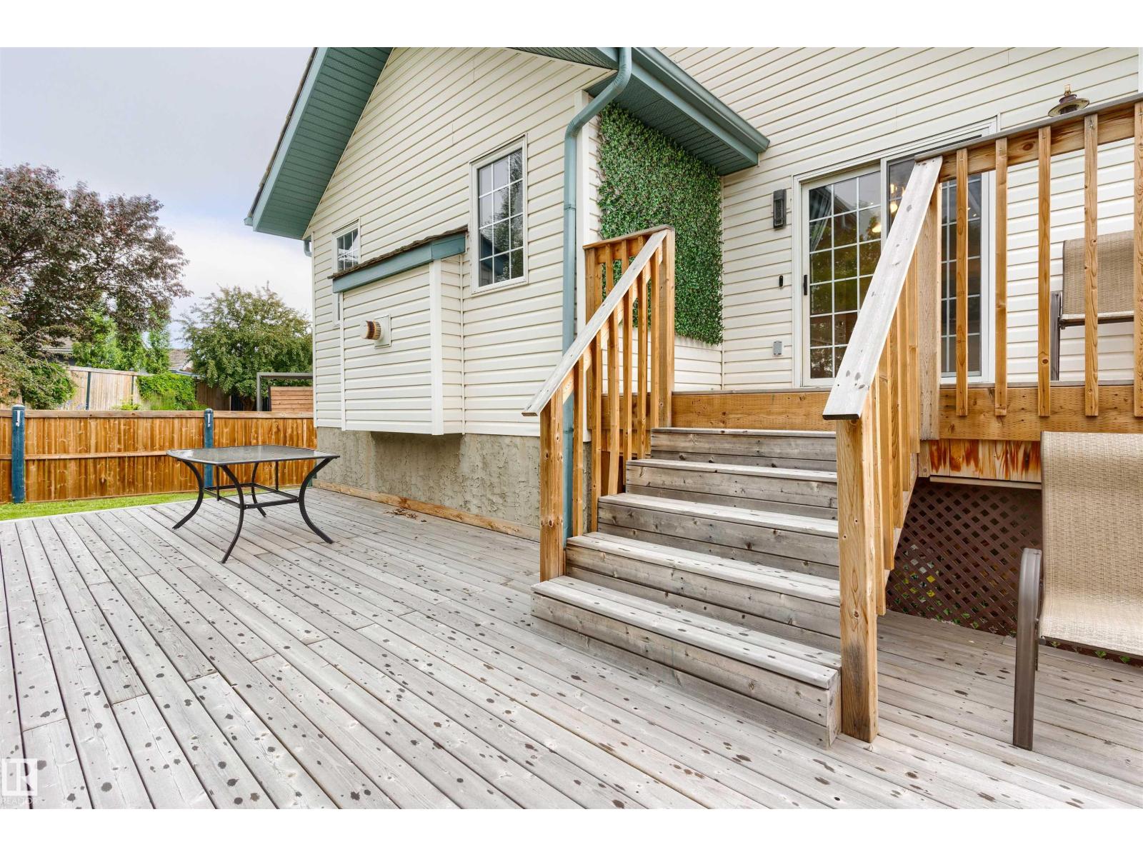 421 BLACKBURN DR E SW - 39