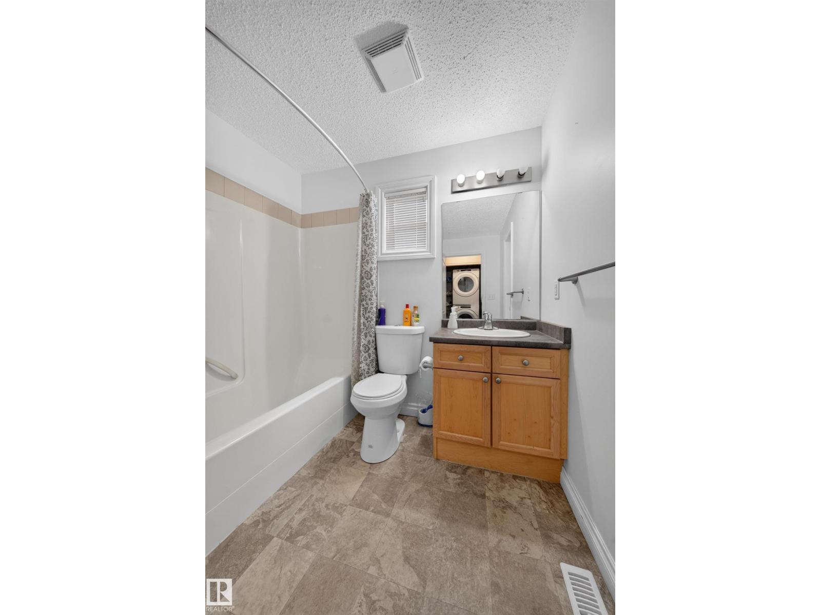 #32 12050 17 AV SW - 18