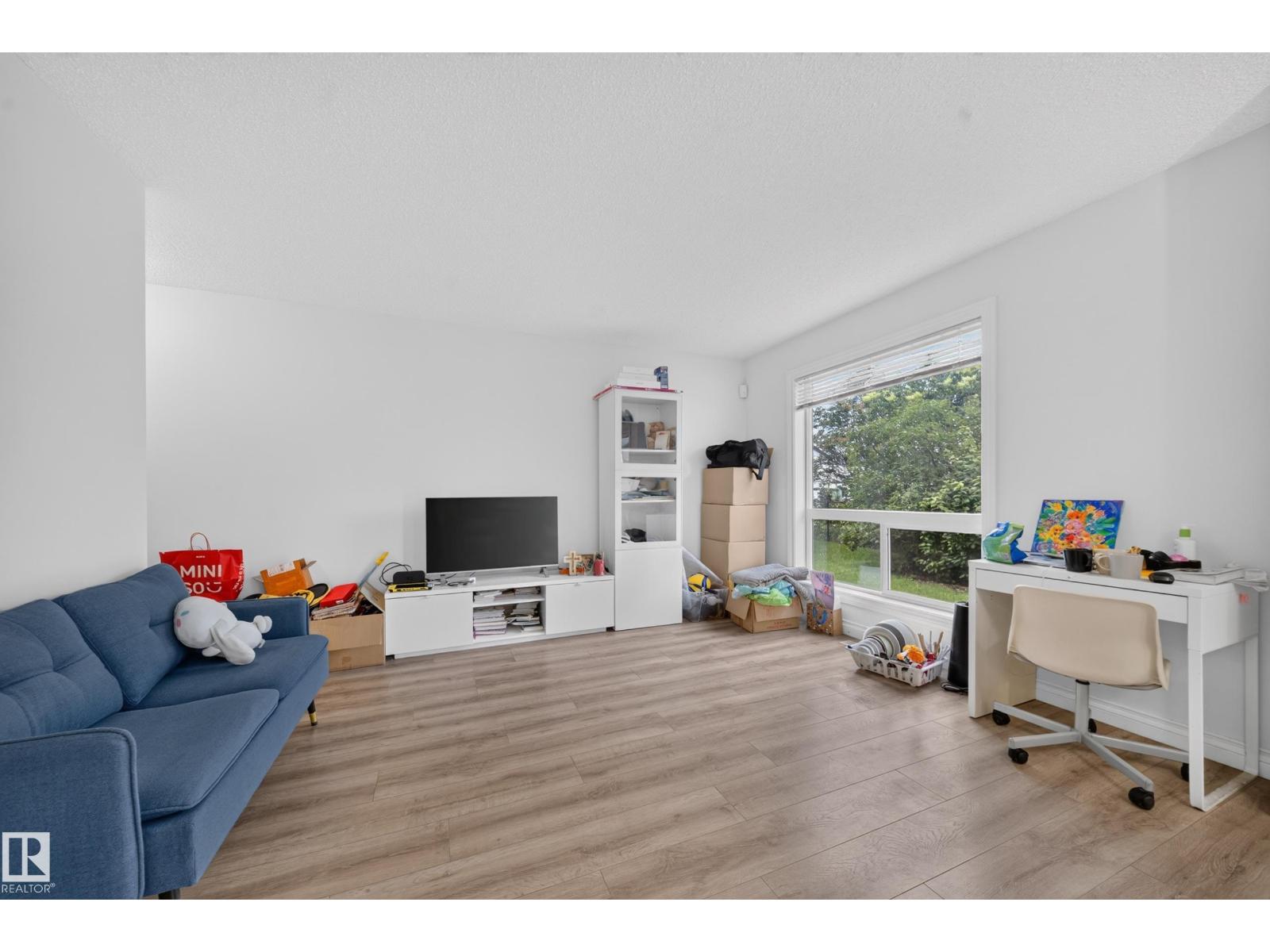 #32 12050 17 AV SW - 27