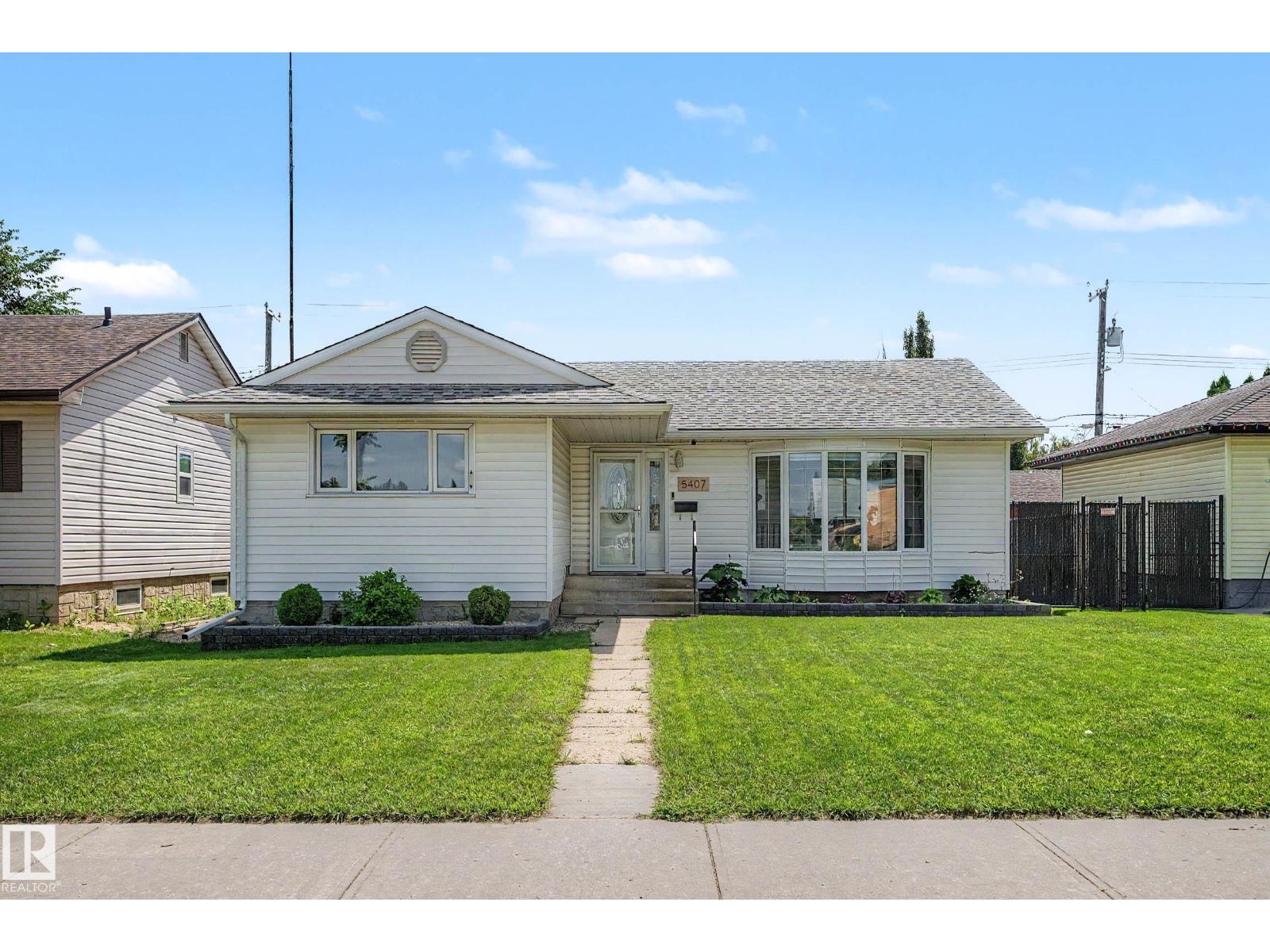 5407 106 AV NW - 1