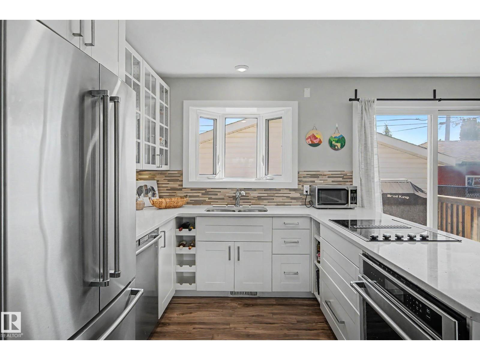 5407 106 AV NW - 11