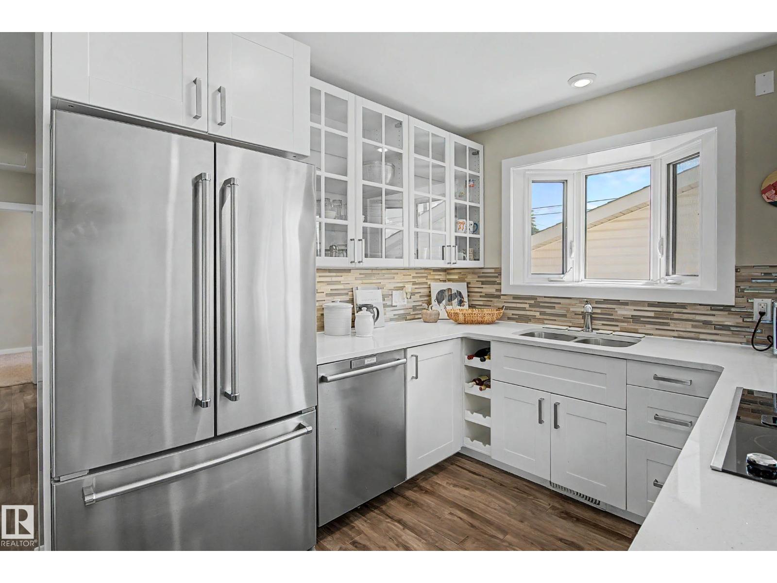 5407 106 AV NW - 13