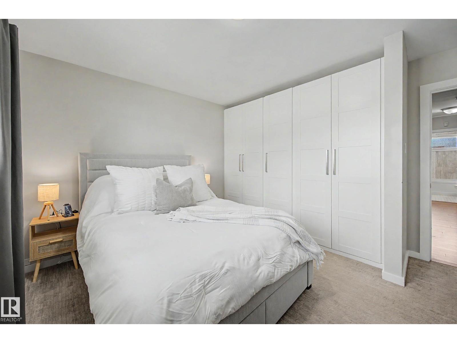 5407 106 AV NW - 17