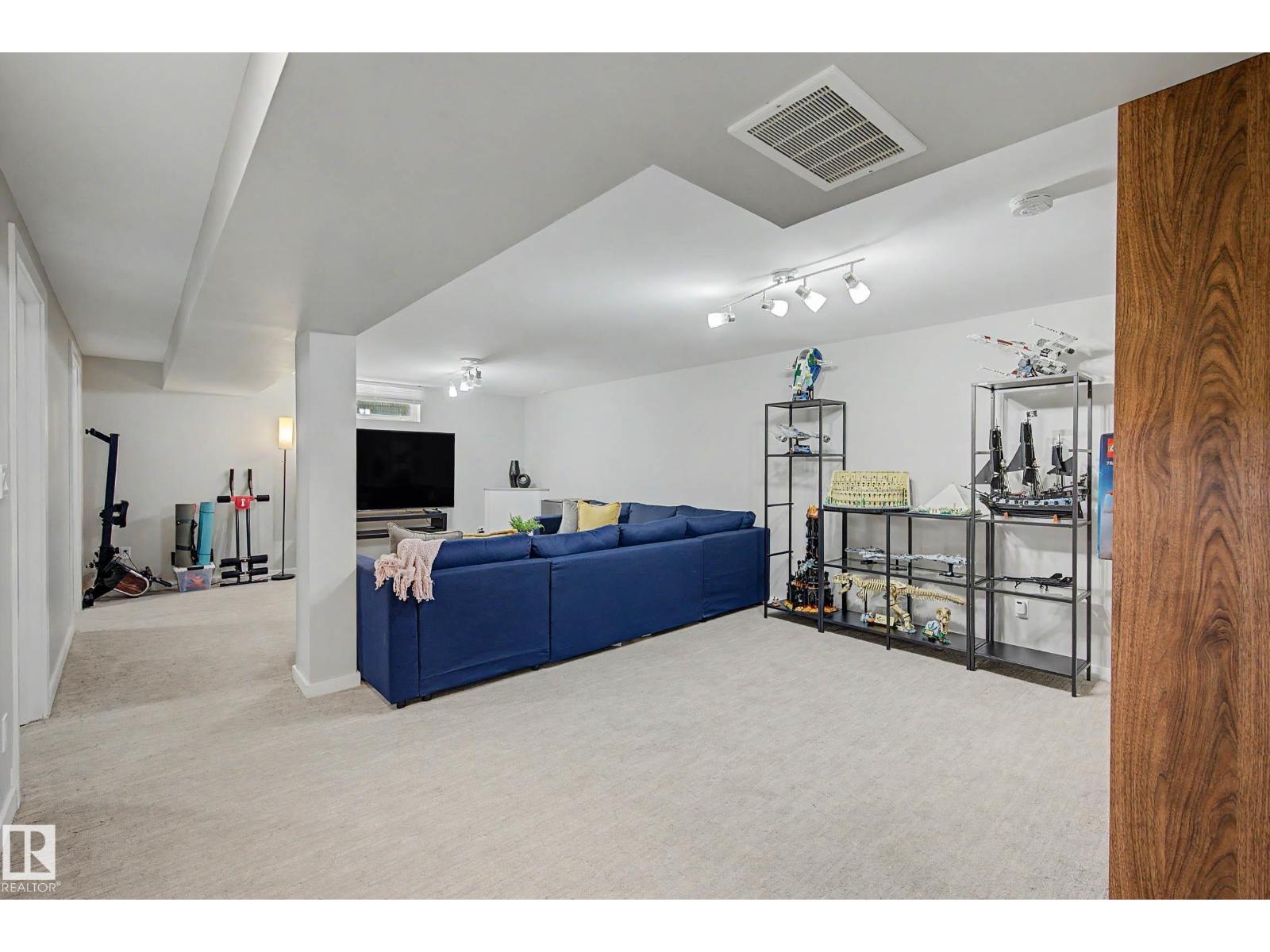 5407 106 AV NW - 23