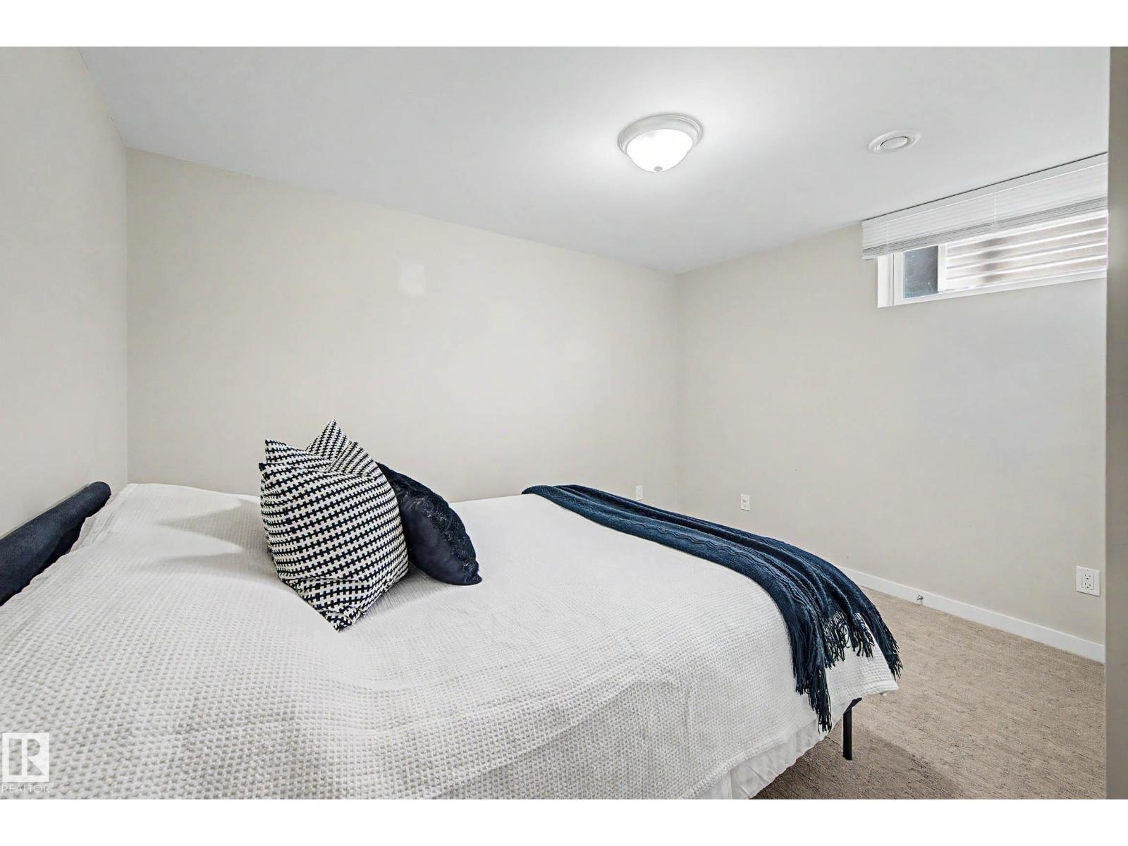 5407 106 AV NW - 28