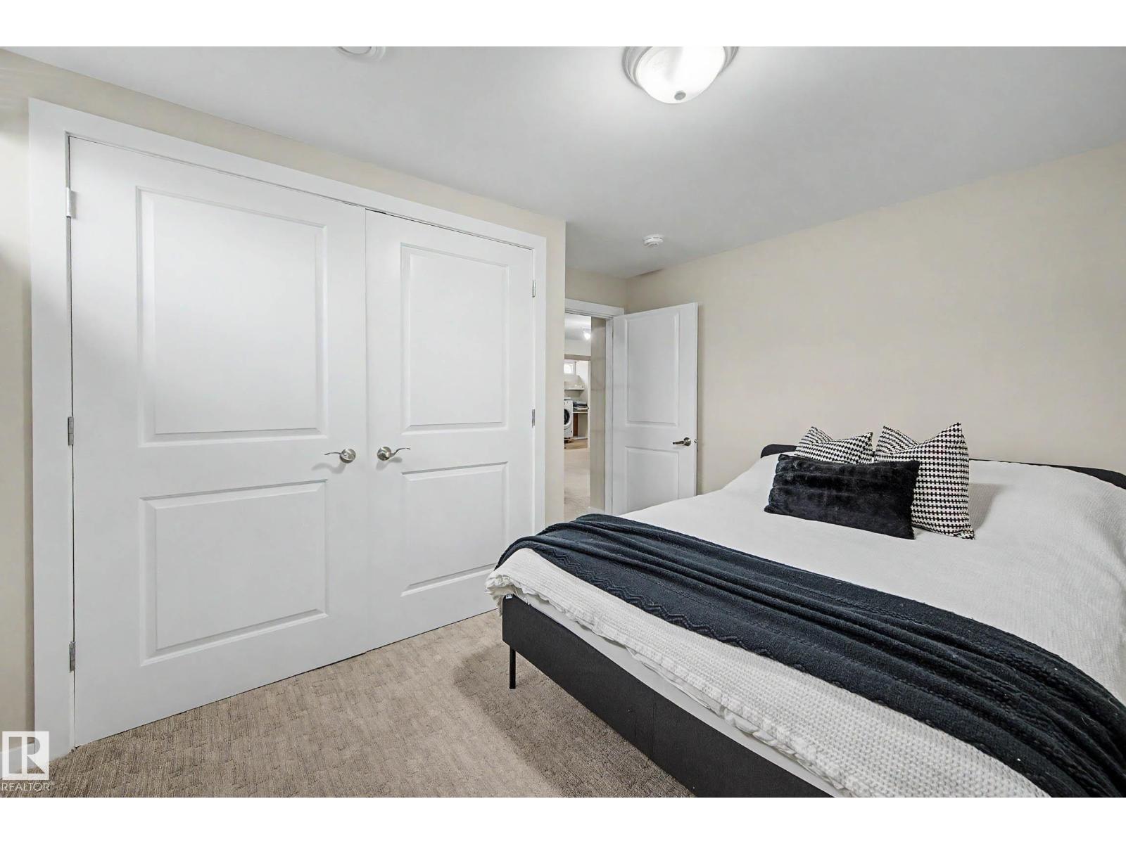 5407 106 AV NW - 29