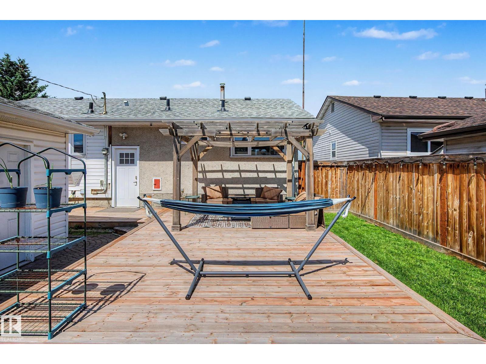 5407 106 AV NW - 36