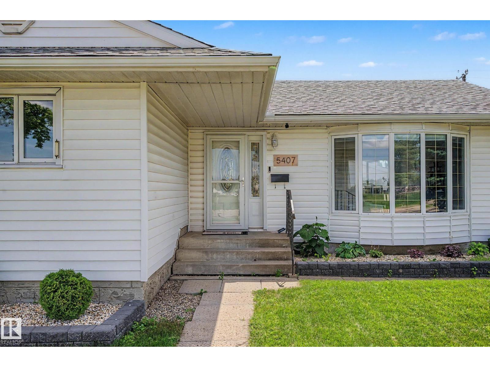 5407 106 AV NW - 43