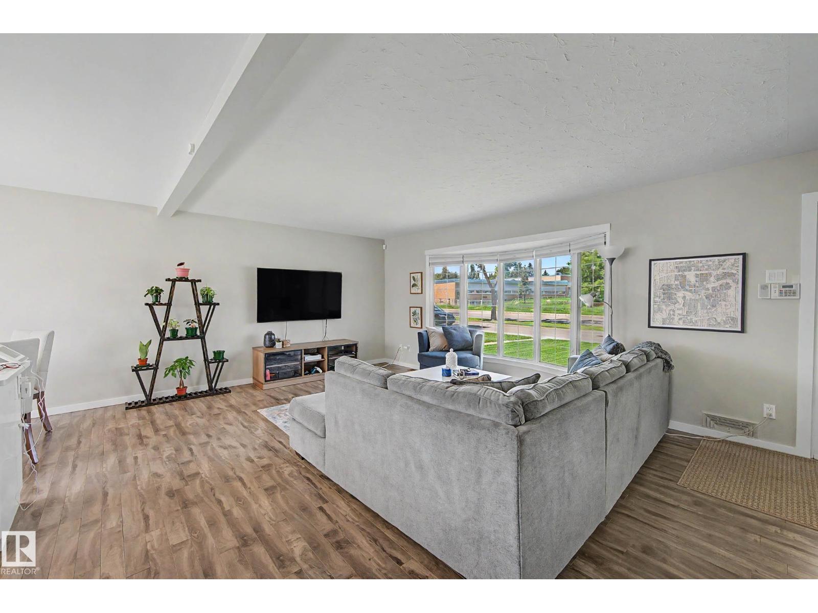 5407 106 AV NW - 5