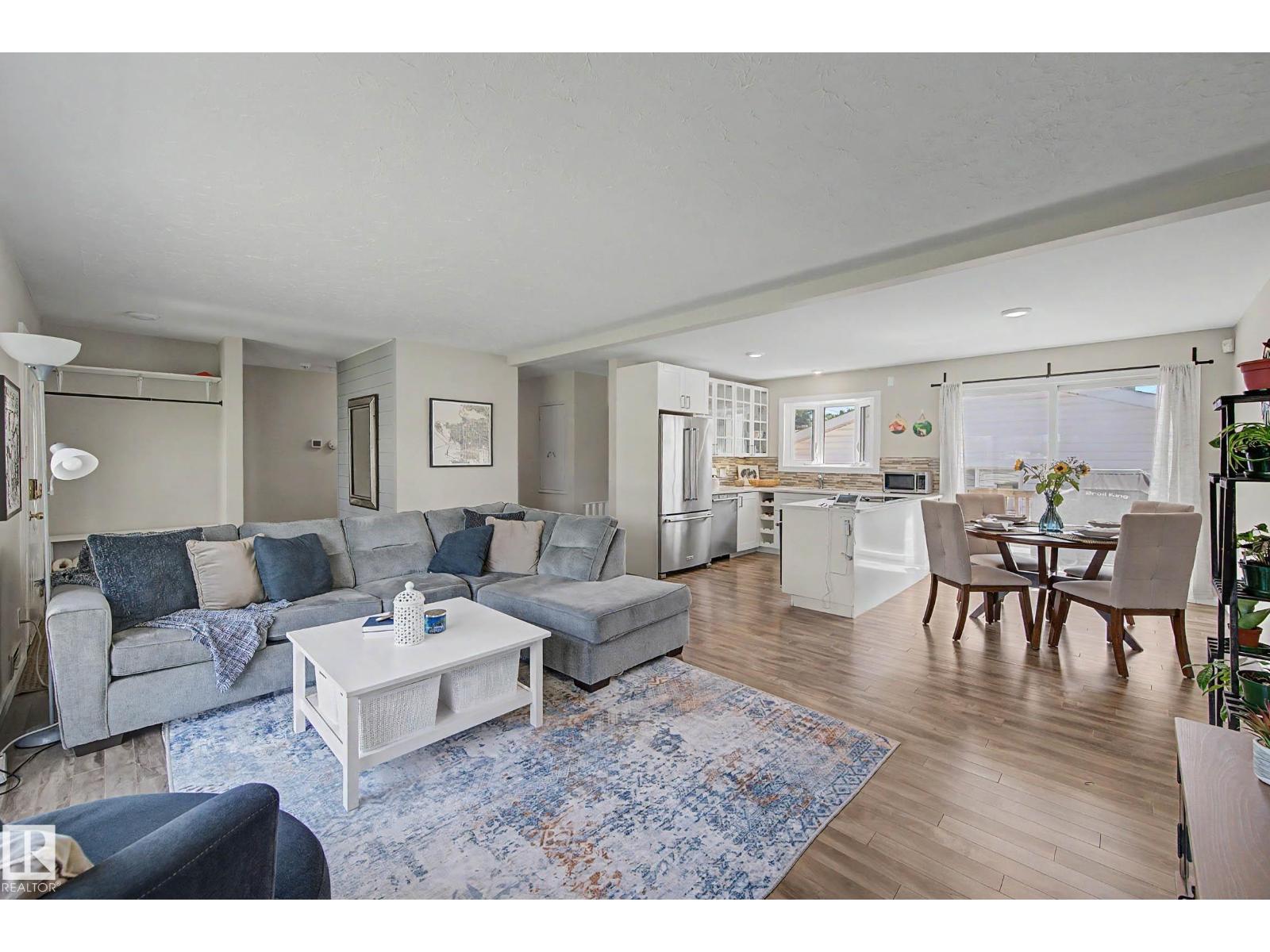 5407 106 AV NW - 7