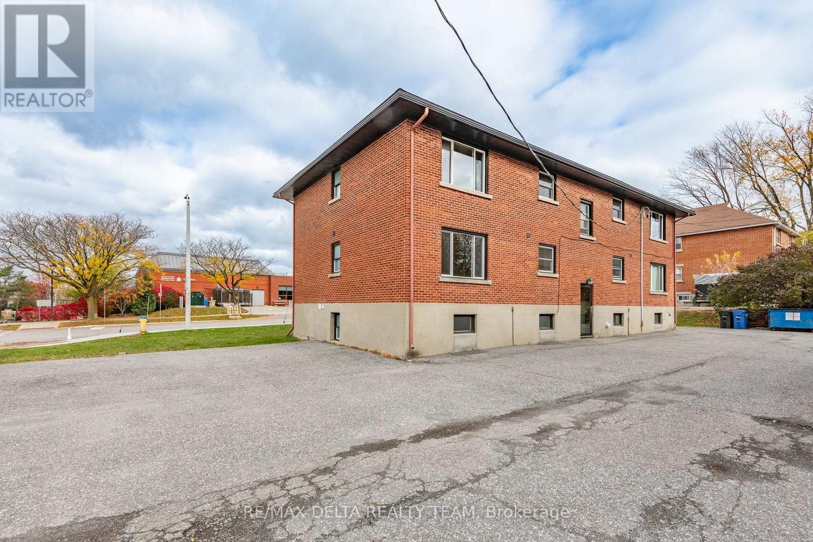 1 – 416 DOVERCOURT AVENUE, Ottawa. Luxury613. By Peter Sagos - Image 13