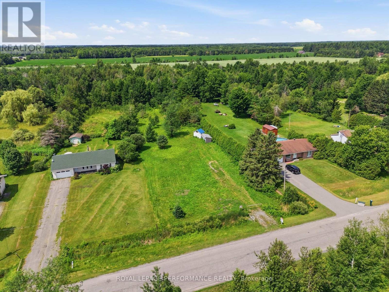 1005 Montee Lebrun Sud Road E
