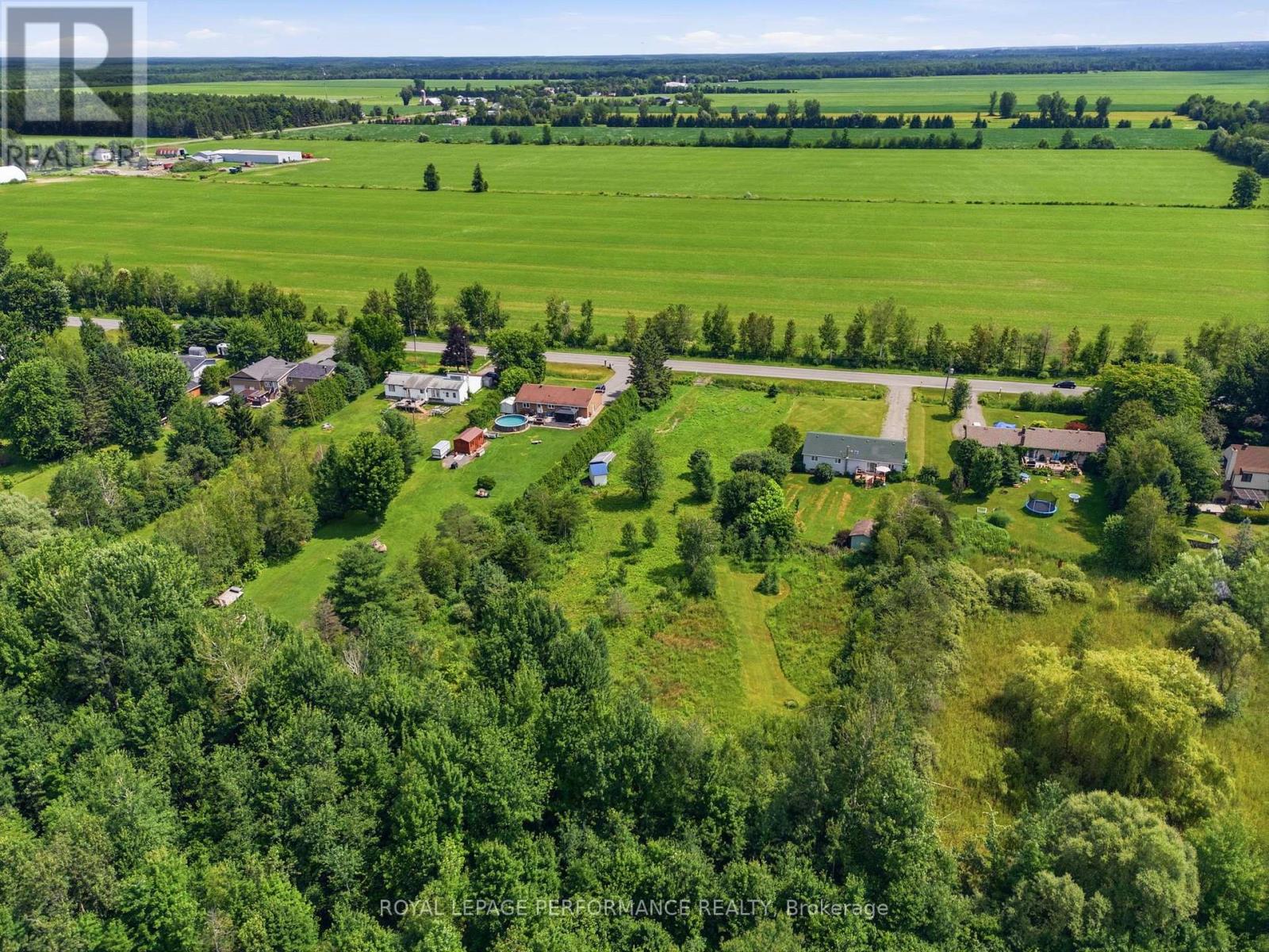 1005 Montee Lebrun Sud Road E