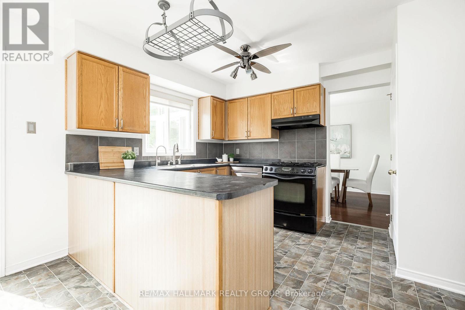 702 MALEY STREET - Image 12