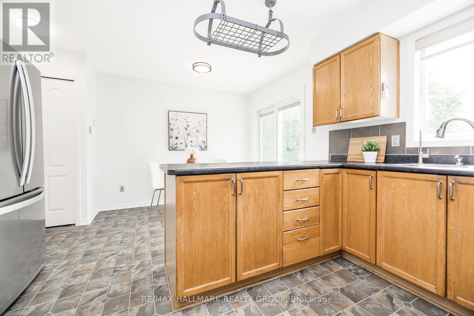 702 MALEY STREET - Image 14