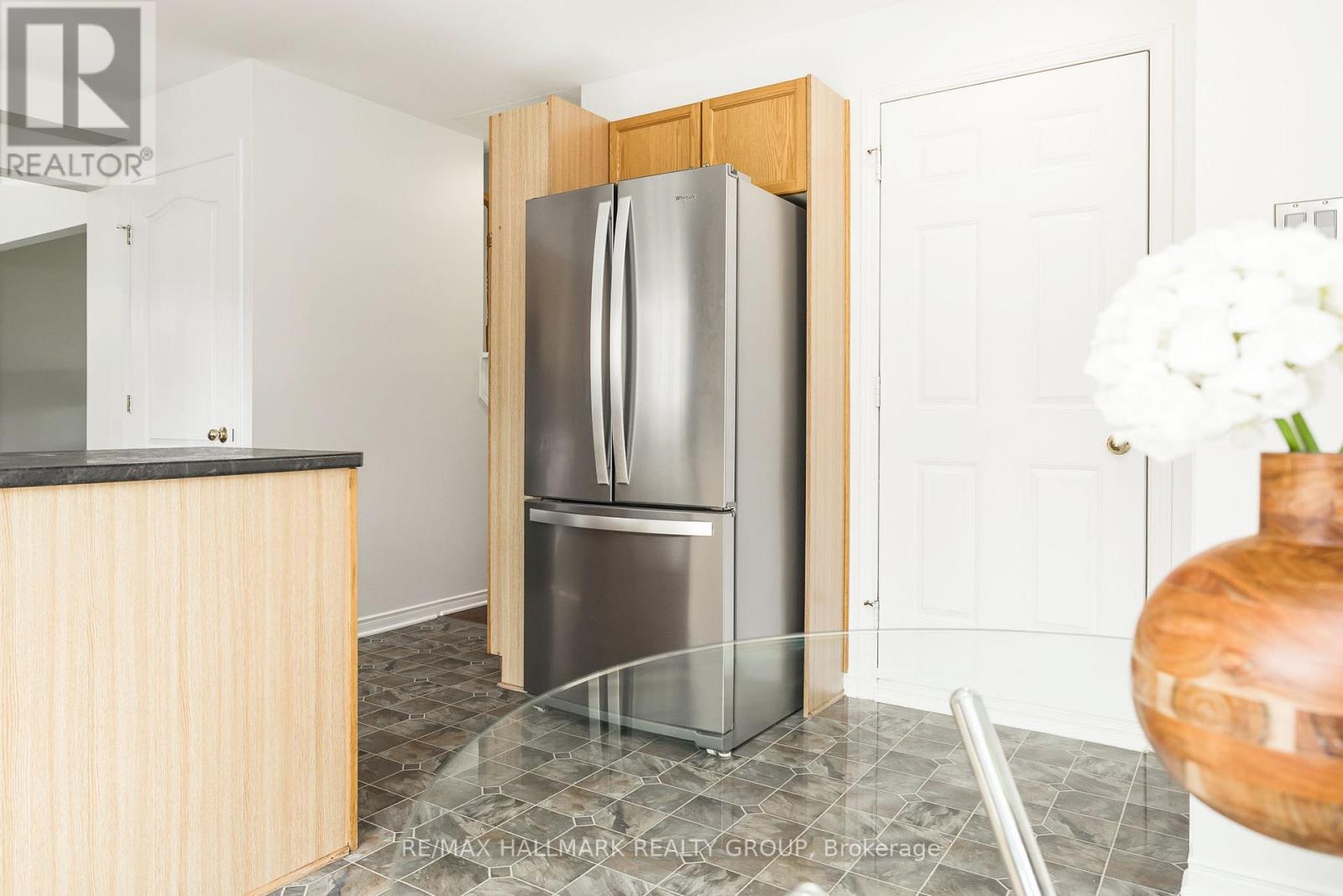 702 MALEY STREET - Image 17
